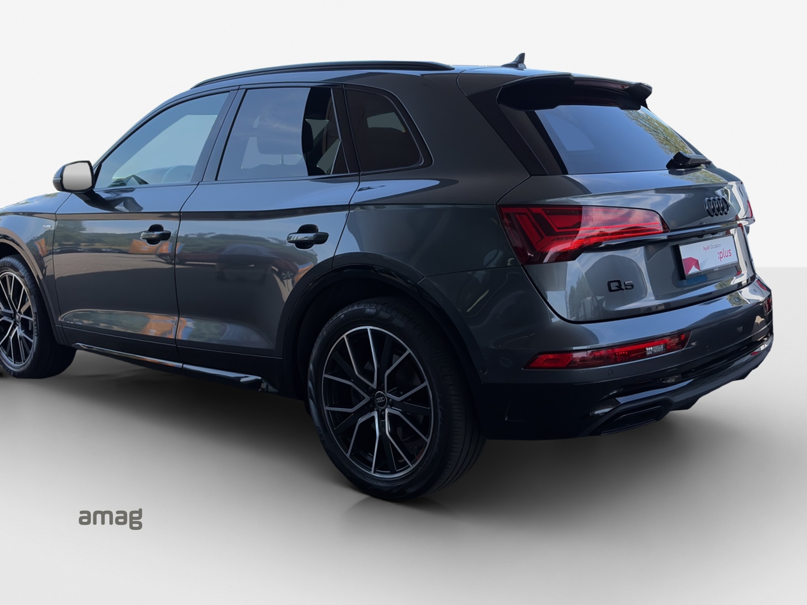AUDI Q5 40 TDI Black Edition quattro S-tronic-image-2