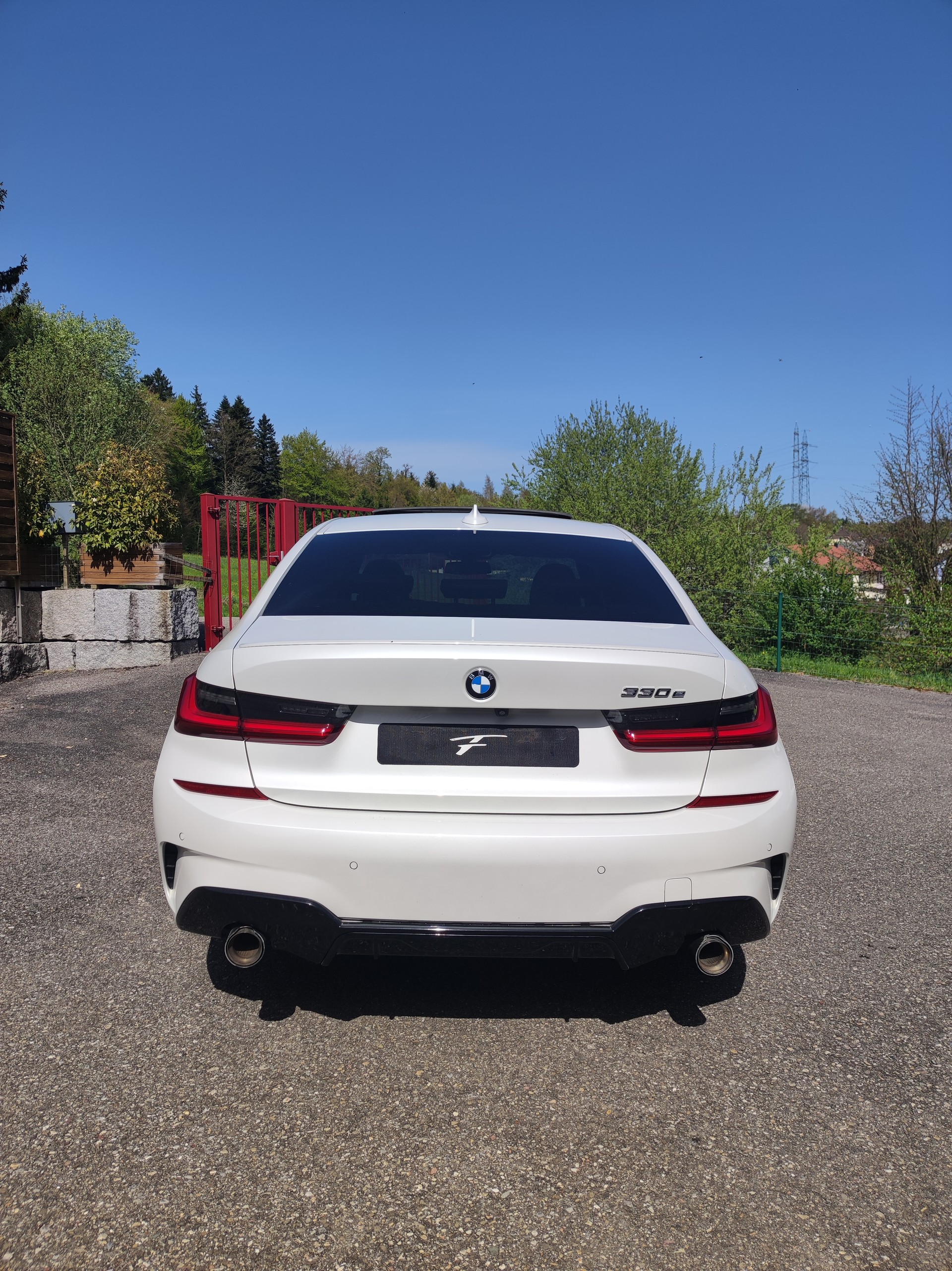 BMW 330e xDrive M Sport Steptronic (Vollausstattung)-image-1