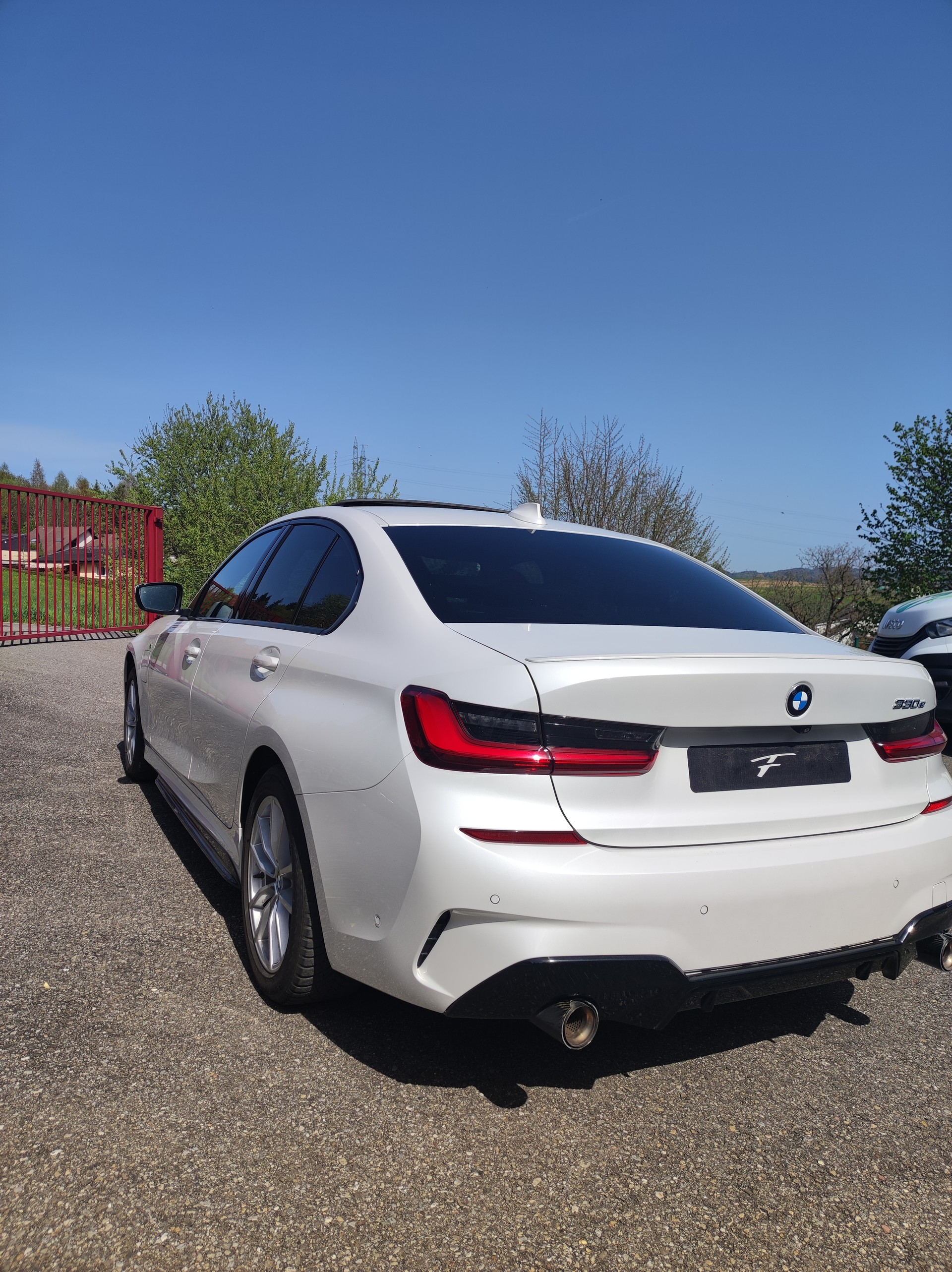 BMW 330e xDrive M Sport Steptronic (Vollausstattung)-image-2