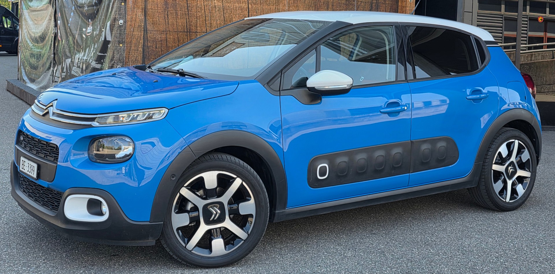 CITROEN C3 1.2i PureTech Shine EAT-image-5