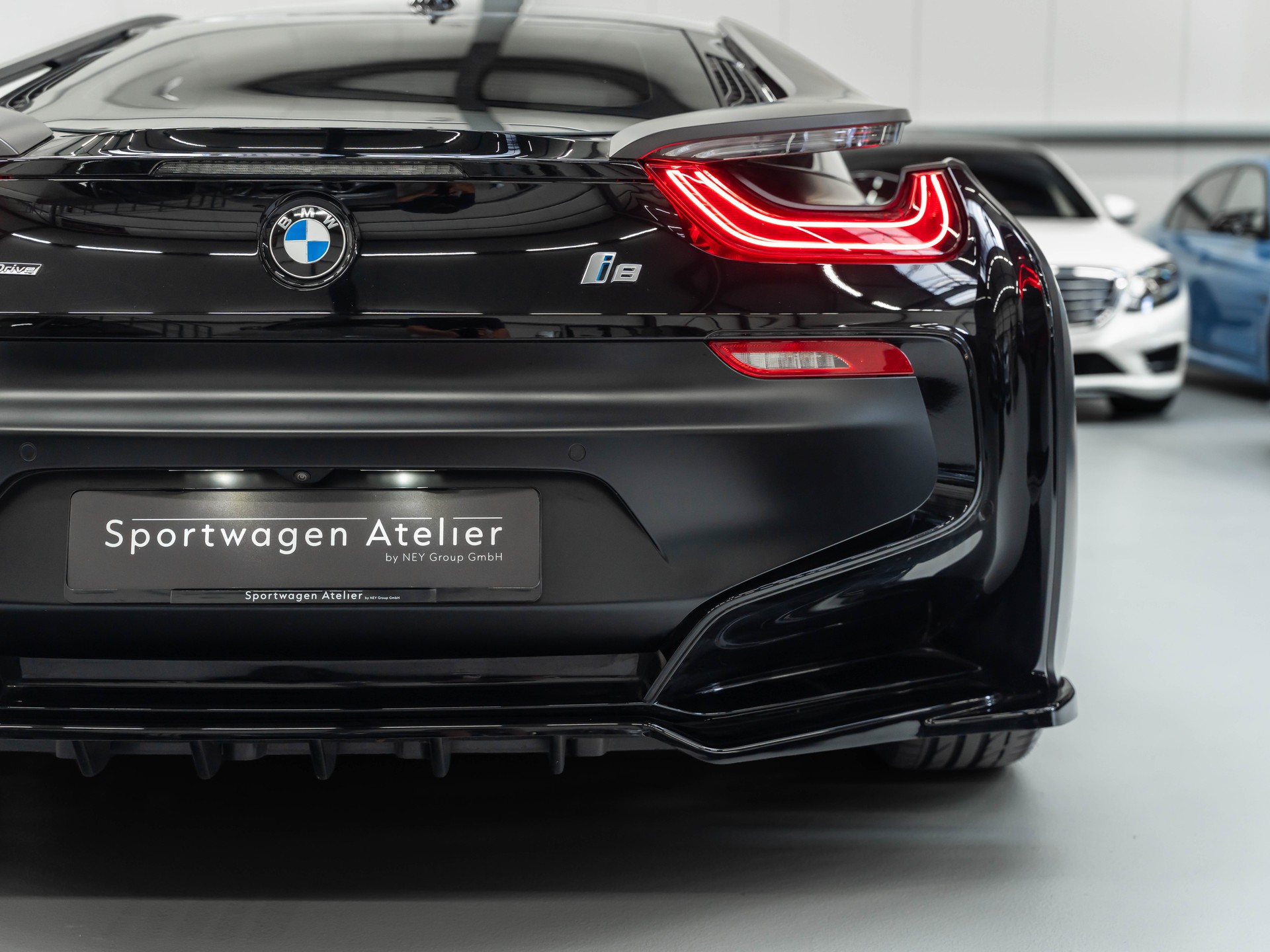 BMW i8 Coupé Facelift Frozen Black / PROTONIC Edition-image-16