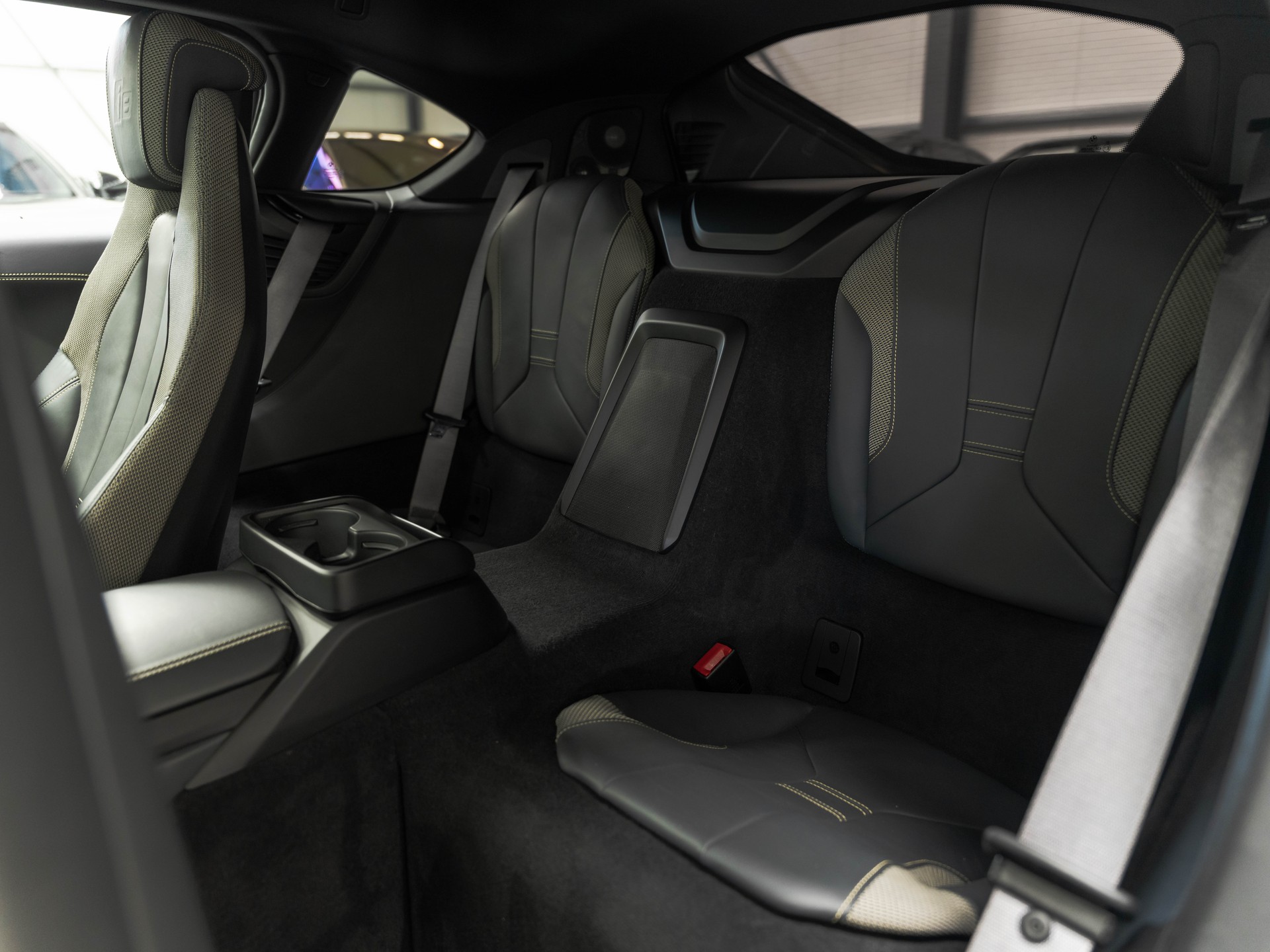 BMW i8 Coupé Facelift Frozen Black / PROTONIC Edition-image-30