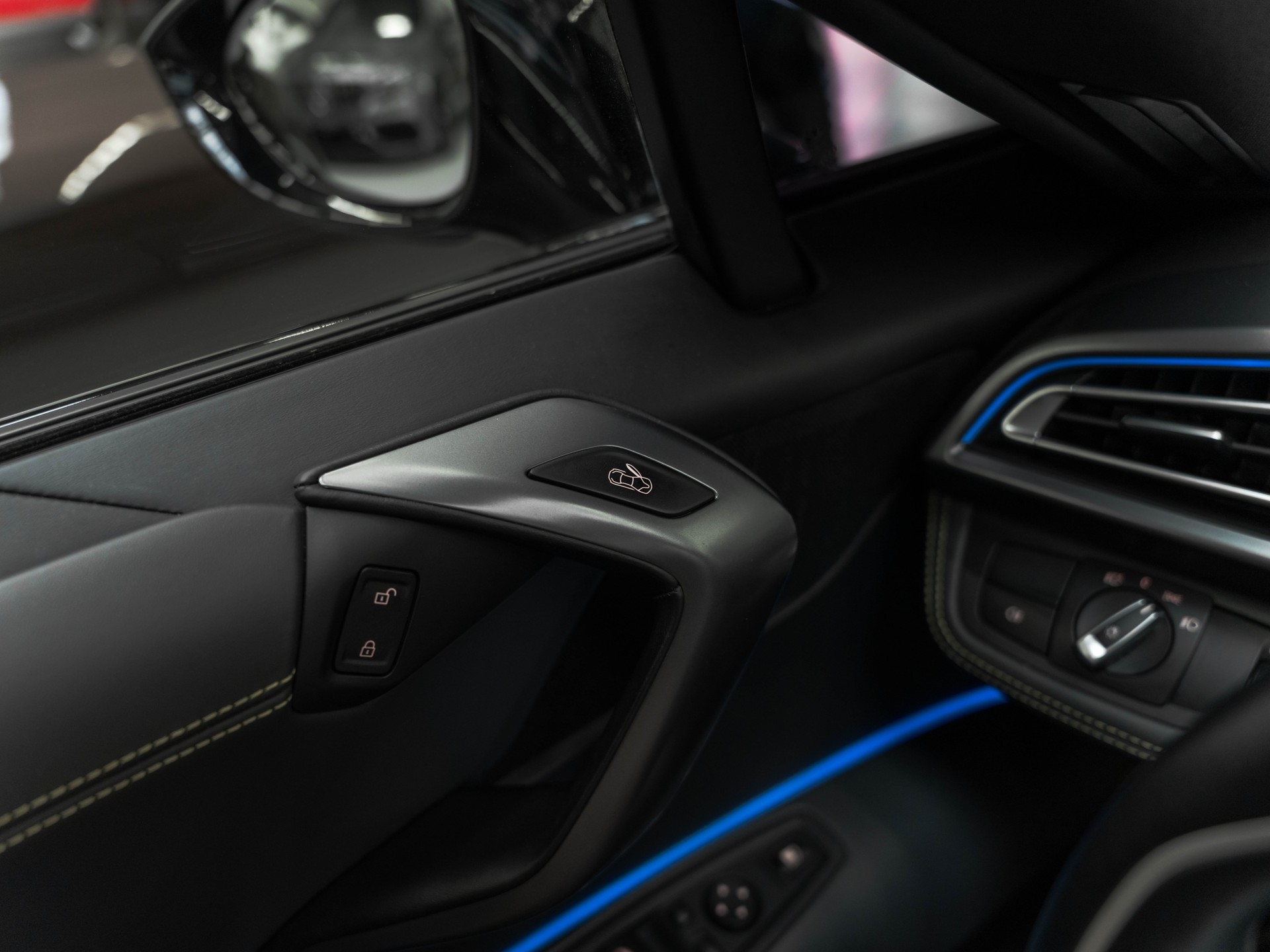 BMW i8 Coupé Facelift Frozen Black / PROTONIC Edition-image-28
