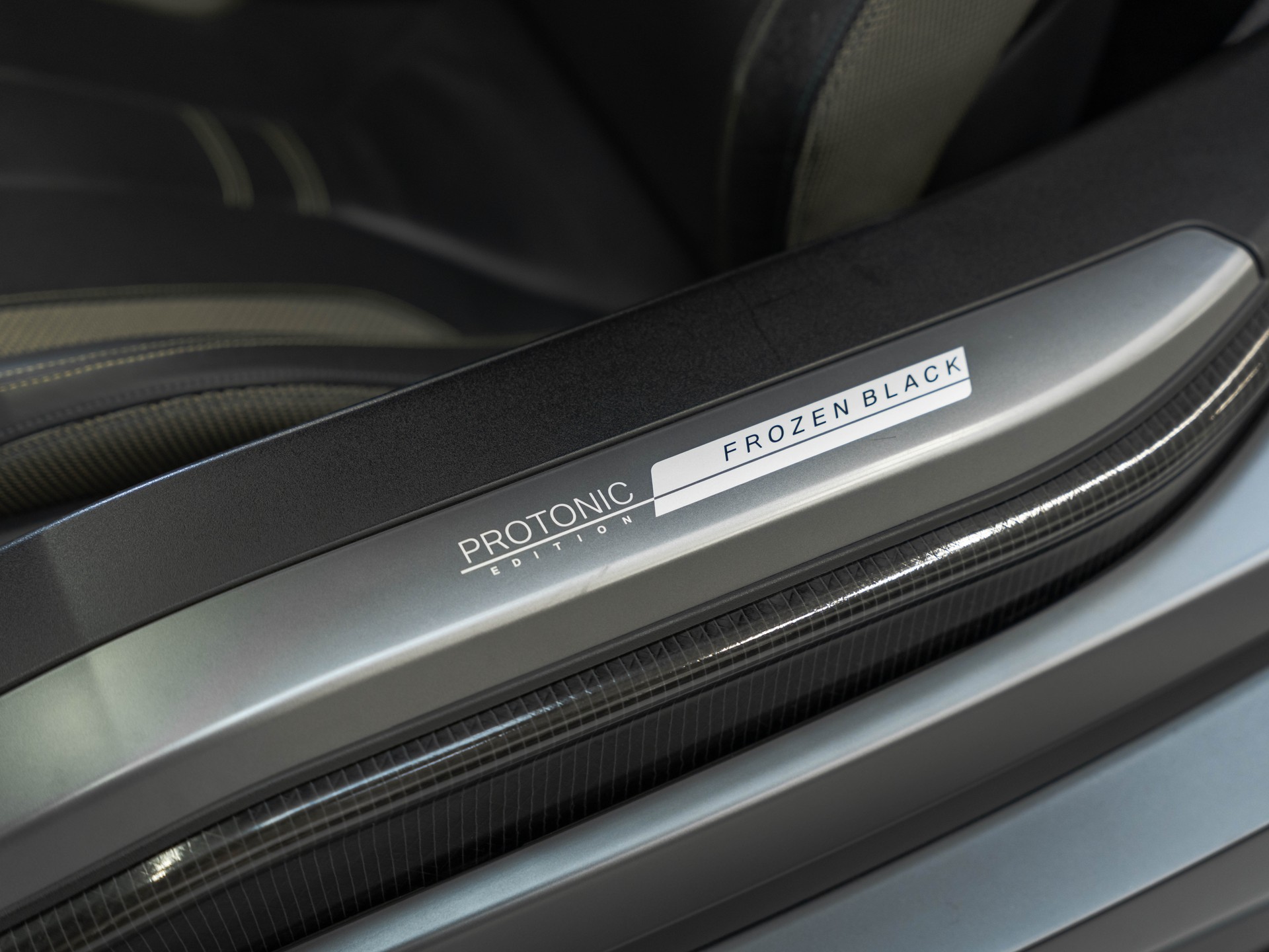 BMW i8 Coupé Facelift Frozen Black / PROTONIC Edition-image-11