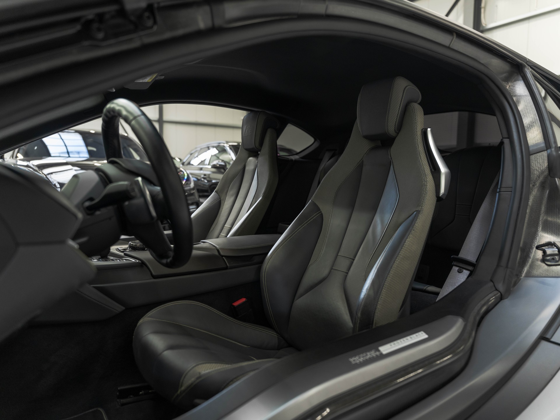BMW i8 Coupé Facelift Frozen Black / PROTONIC Edition-image-10