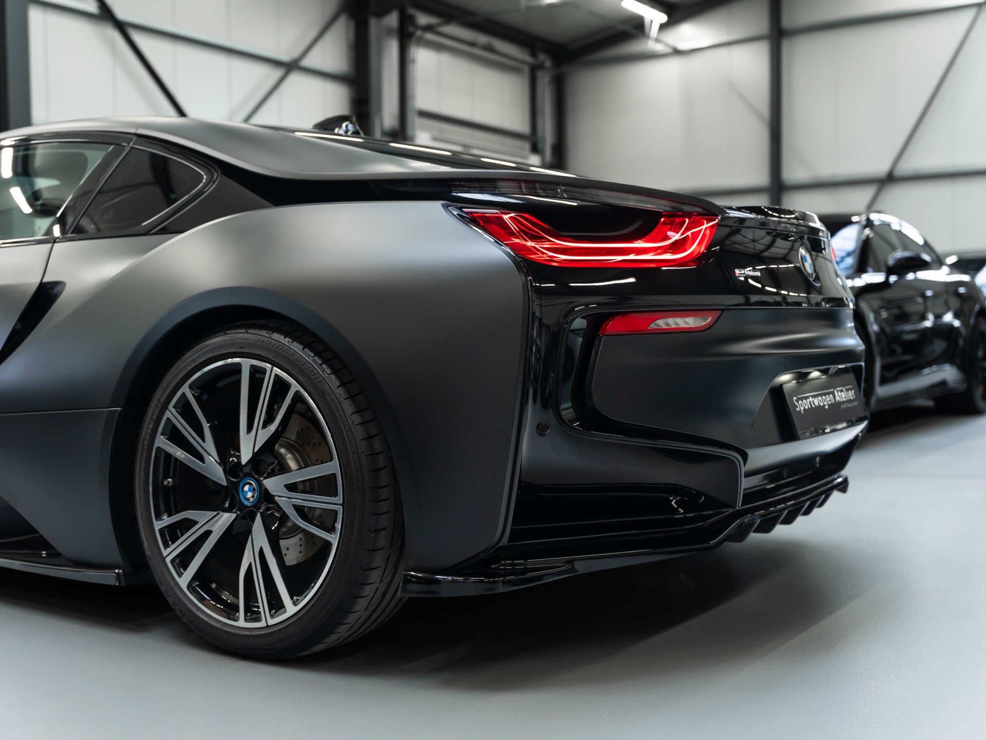 BMW i8 Coupé Facelift Frozen Black / PROTONIC Edition-image-15