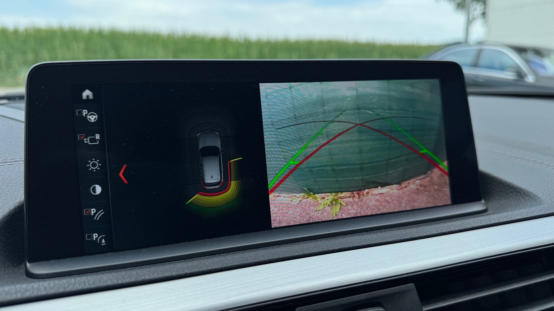BMW M140i xDrive Steptronic-image-14