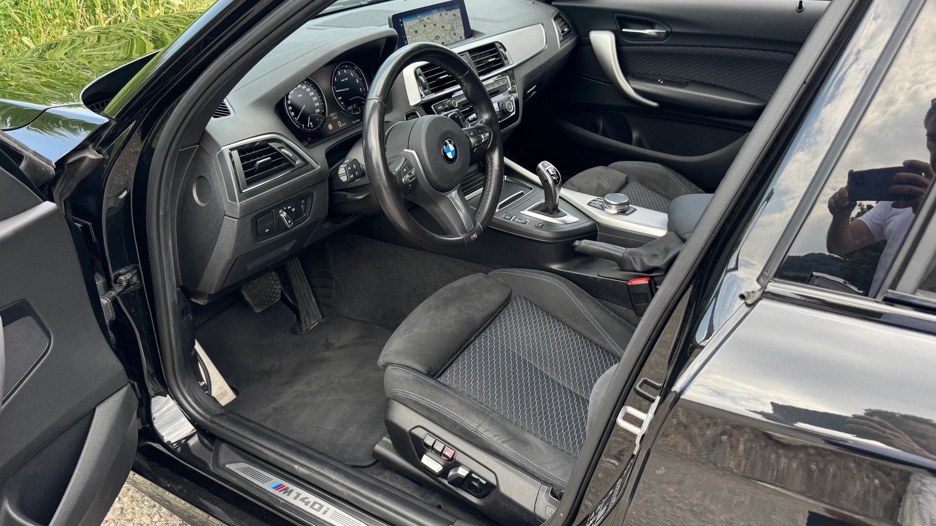 BMW M140i xDrive Steptronic-image-10