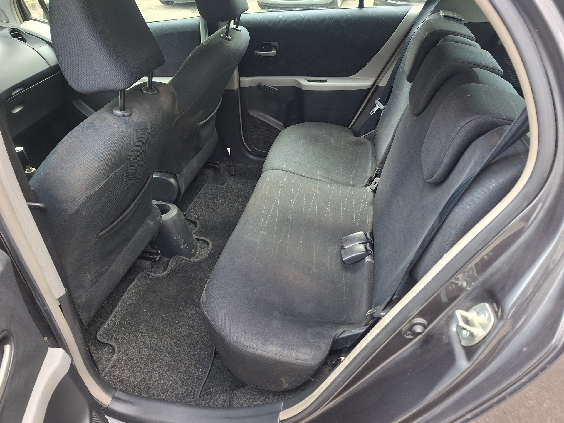 TOYOTA Yaris 1.3 Linea Luna-image-8