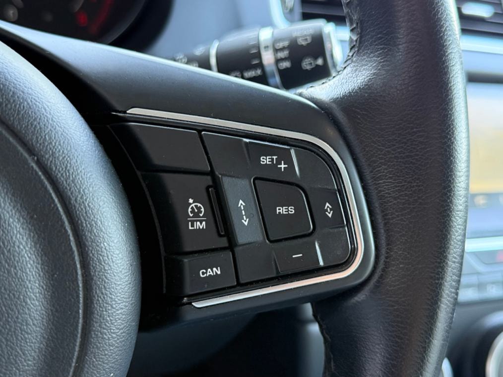 JAGUAR E-Pace 2.0 P250 S AWD Automatik-image-6
