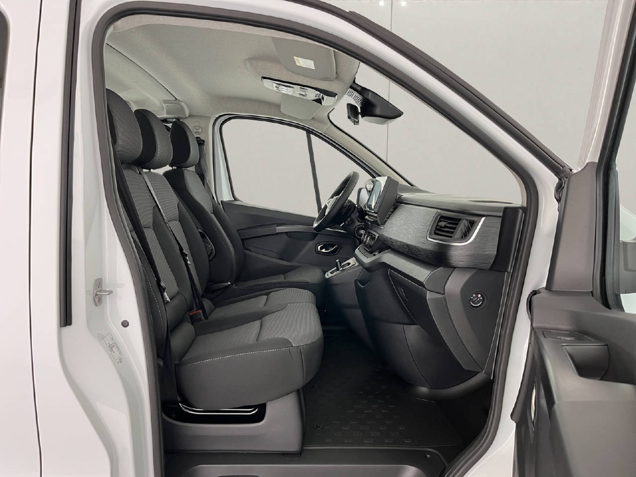 RENAULT Trafic Grand Passenger 2.0 dCi Blue 150 evolution-image-14