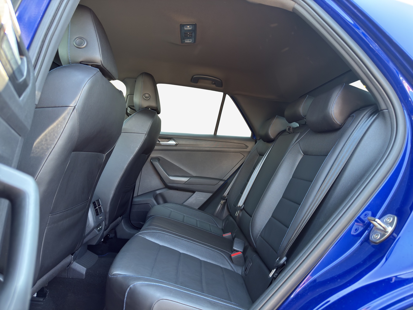 VW T-Roc 2.0 TSI R DSG 4Motion-image-11