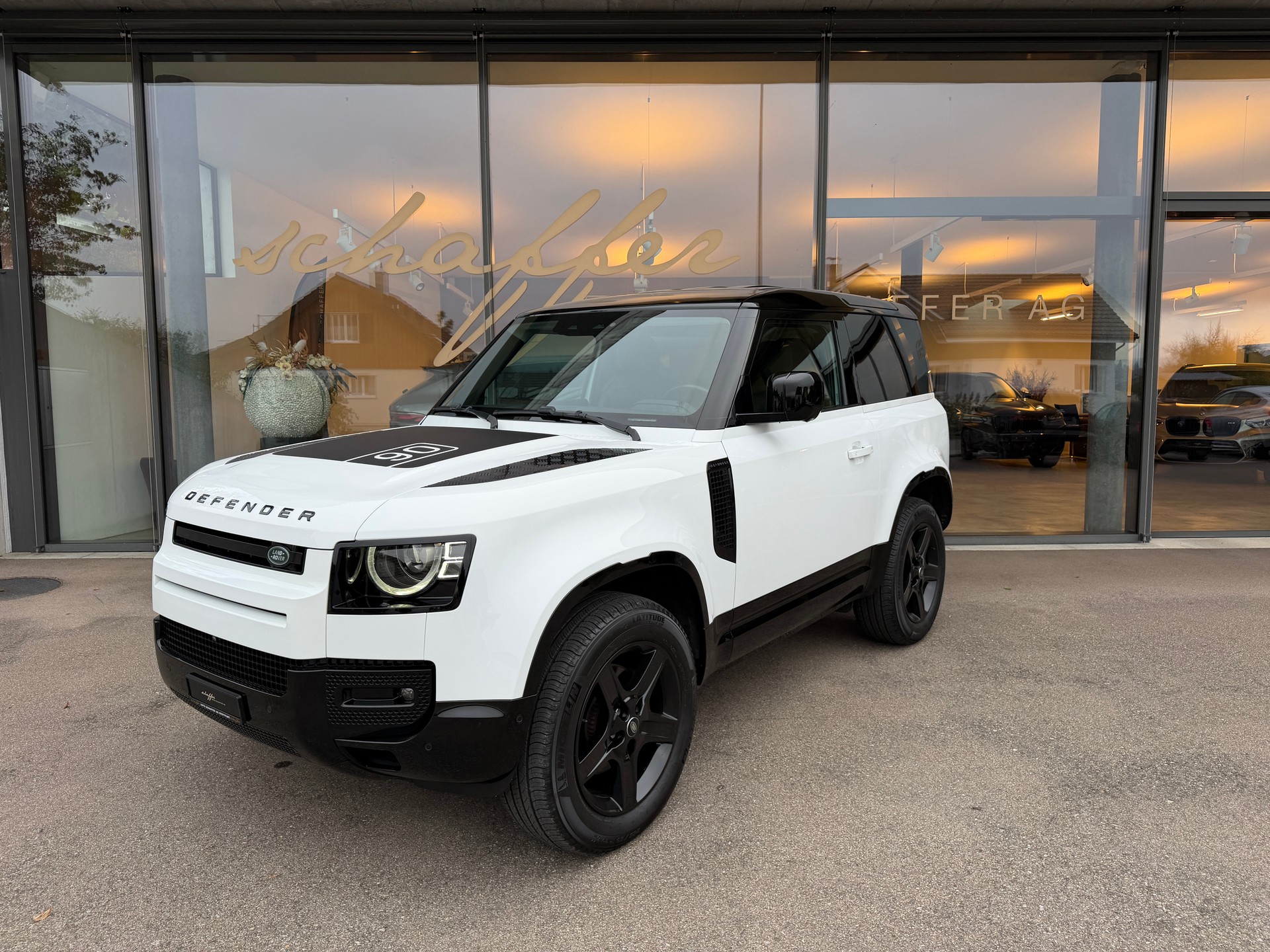 LAND ROVER Defender 90 3.0D I6 200 SE AT8