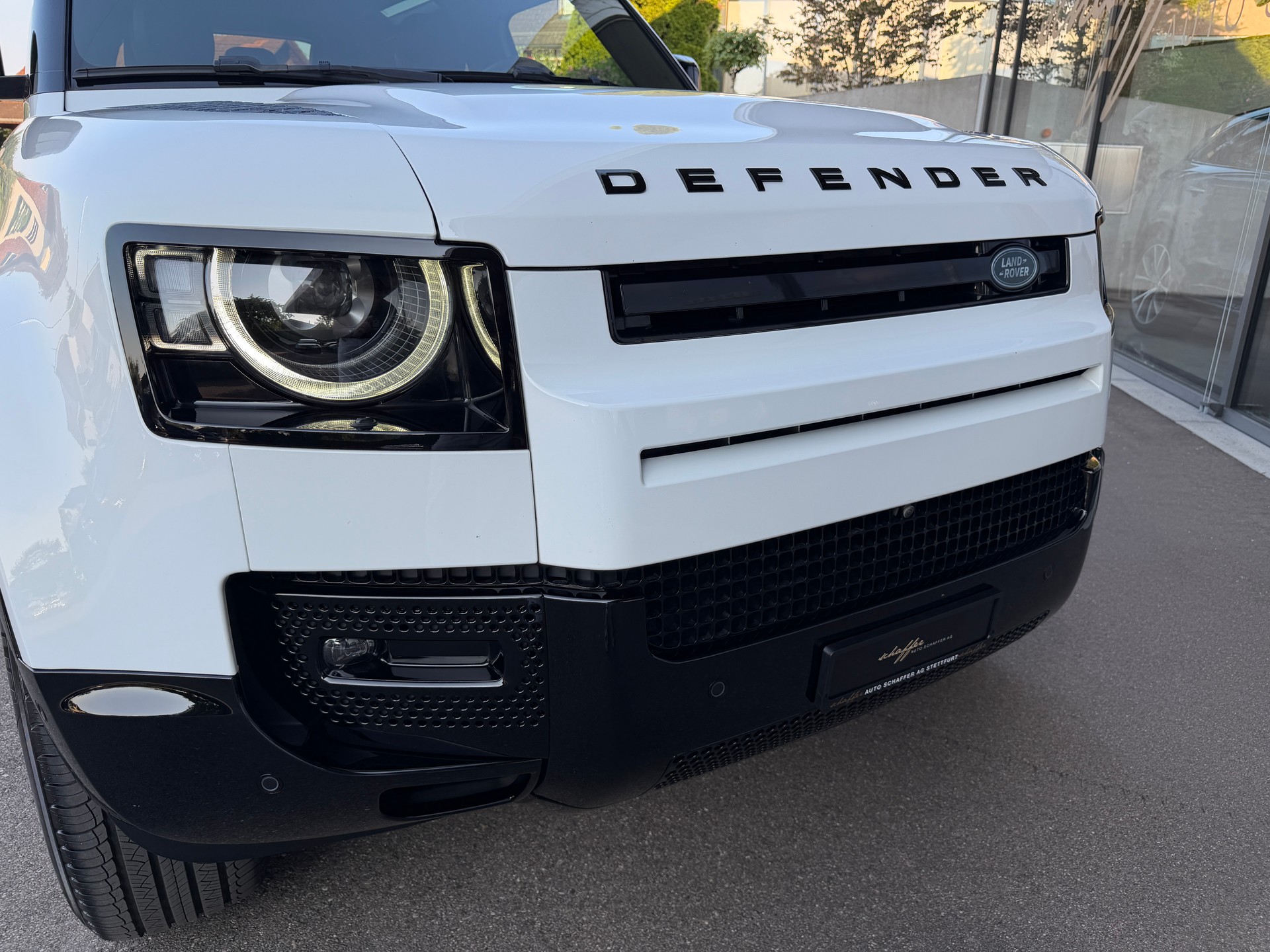 LAND ROVER Defender 90 3.0D I6 200 SE AT8-image-31