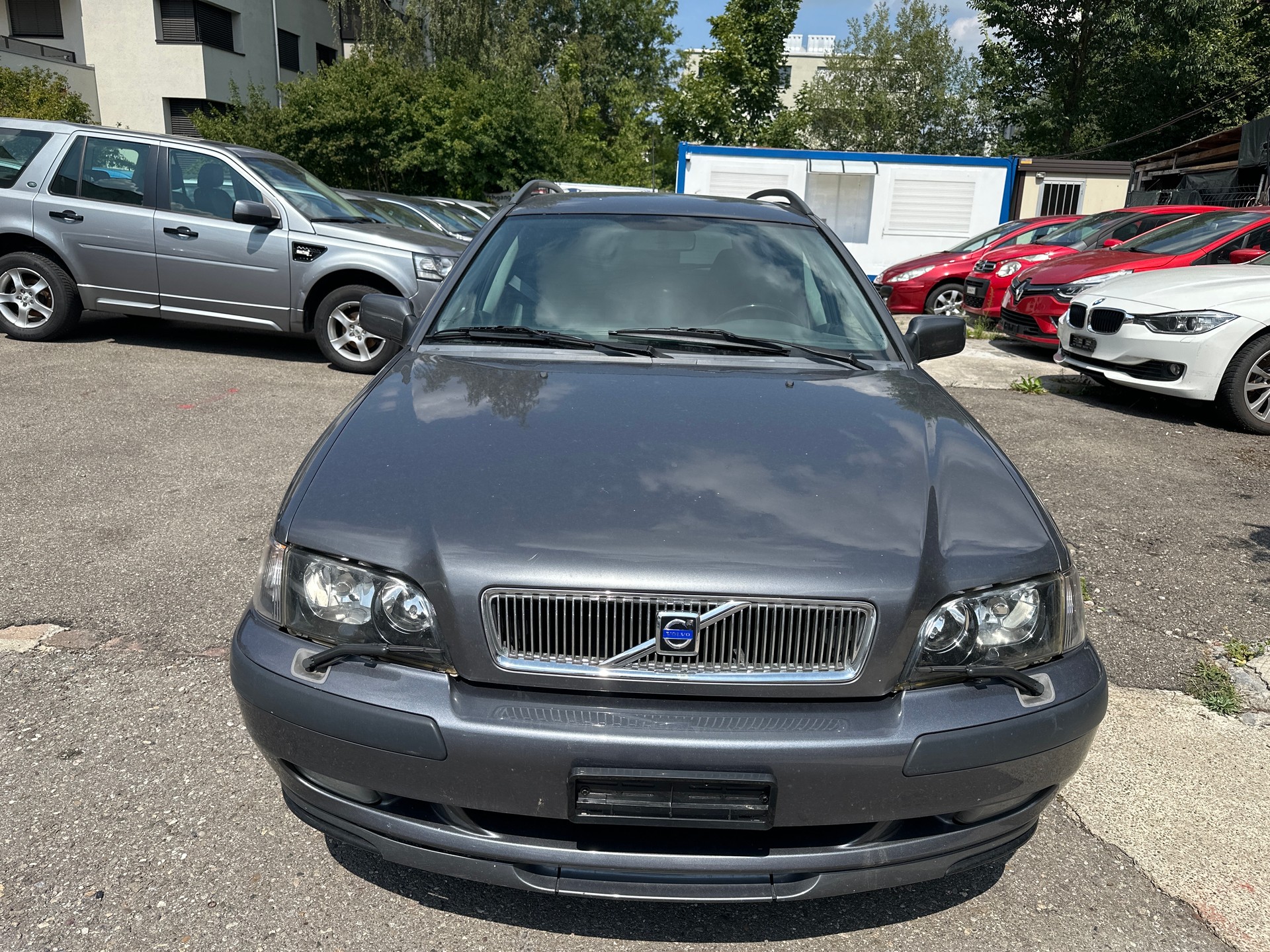 VOLVO V40 T4-image-1