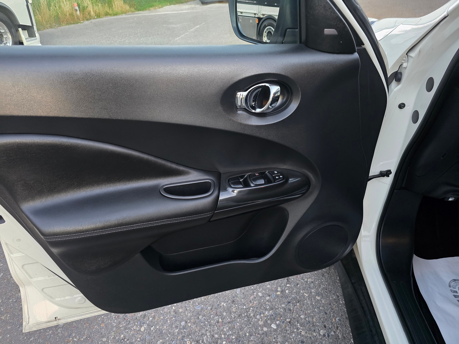 NISSAN Juke 1.6 N-Connecta Xtronic M-CVT-image-10