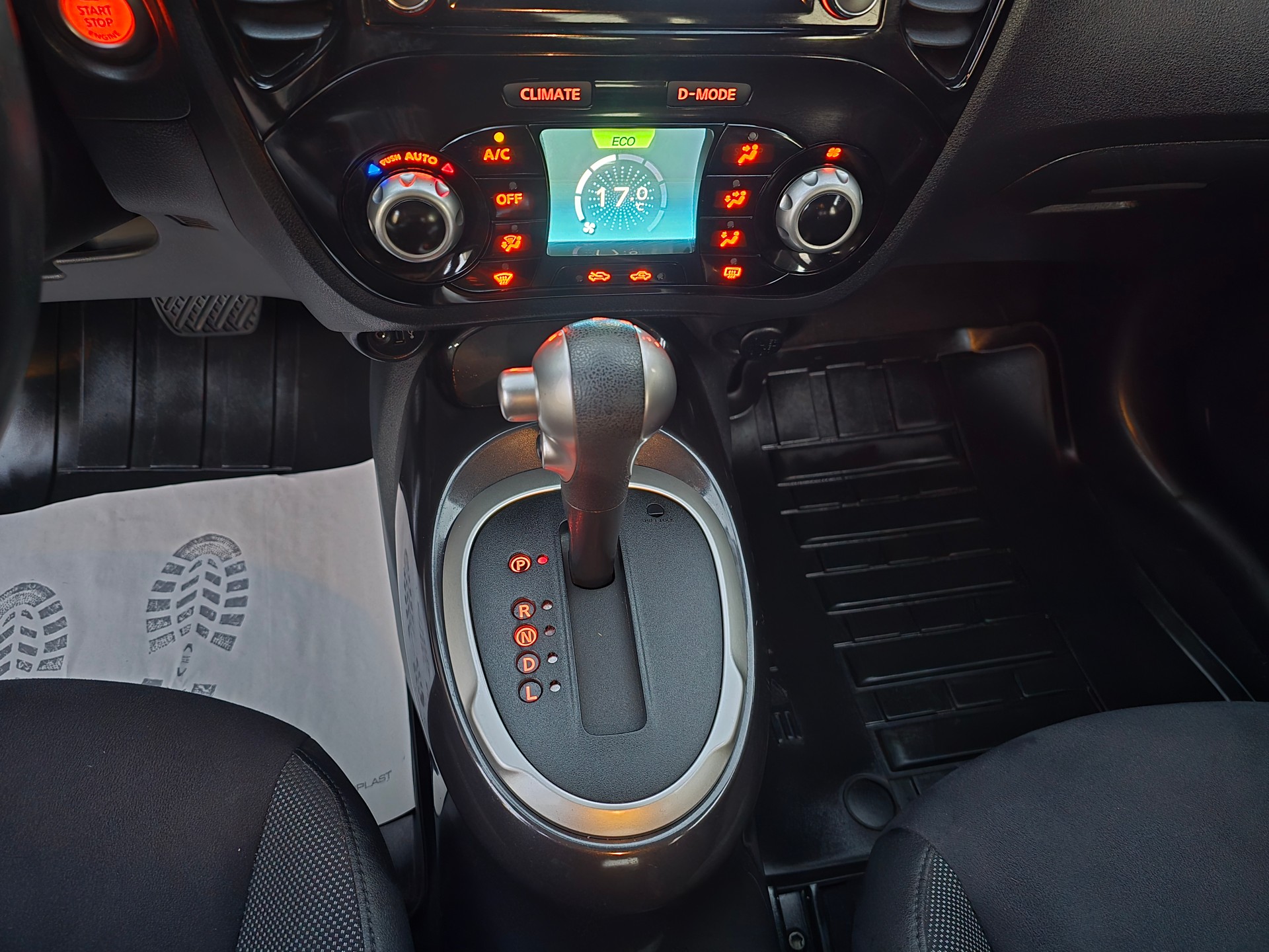 NISSAN Juke 1.6 N-Connecta Xtronic M-CVT-image-16