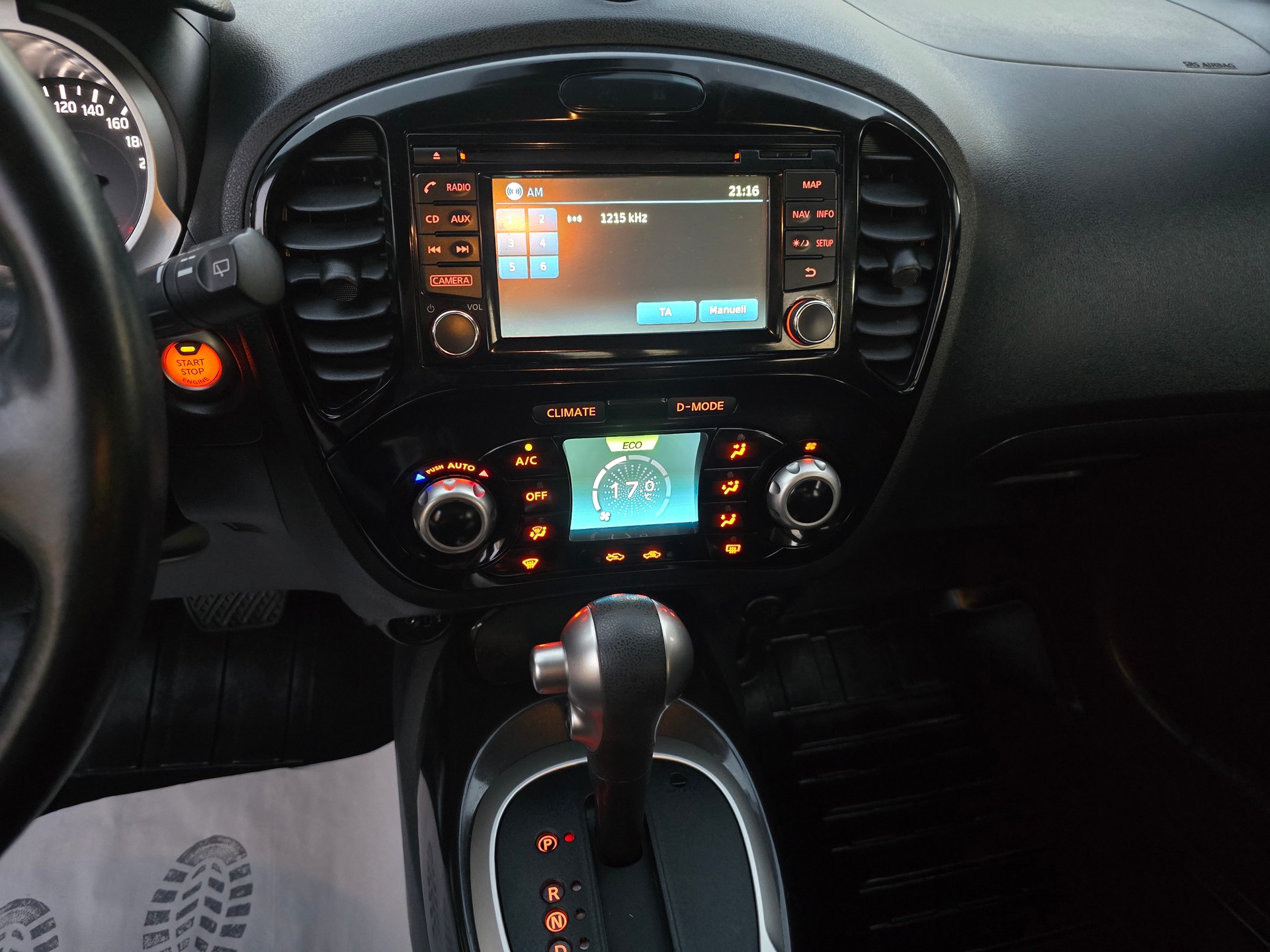NISSAN Juke 1.6 N-Connecta Xtronic M-CVT-image-15