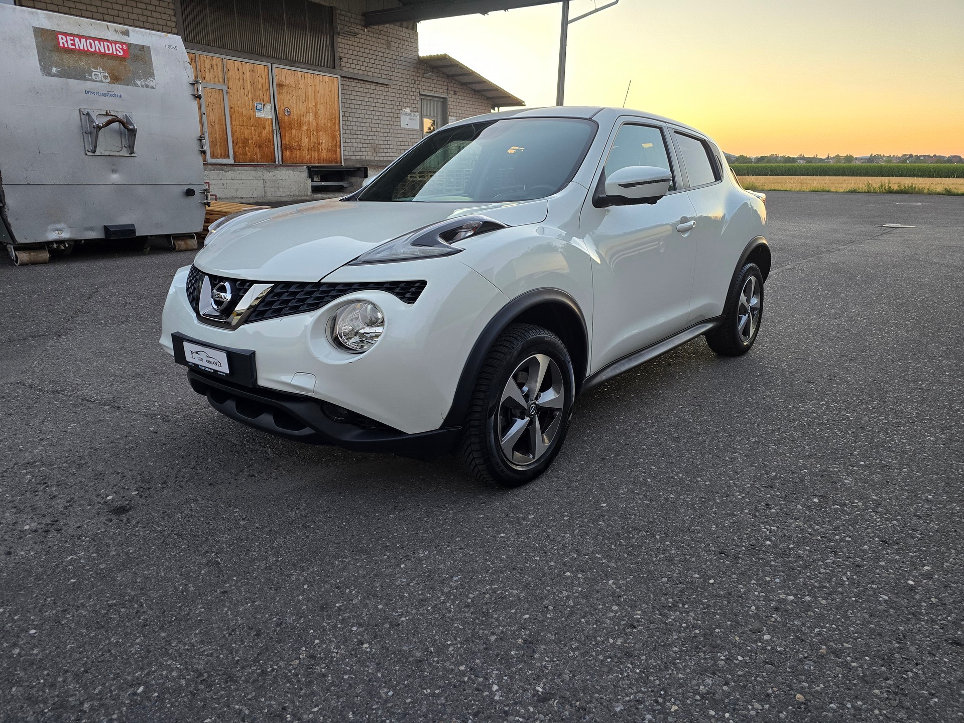 NISSAN Juke 1.6 N-Connecta Xtronic M-CVT-image-1