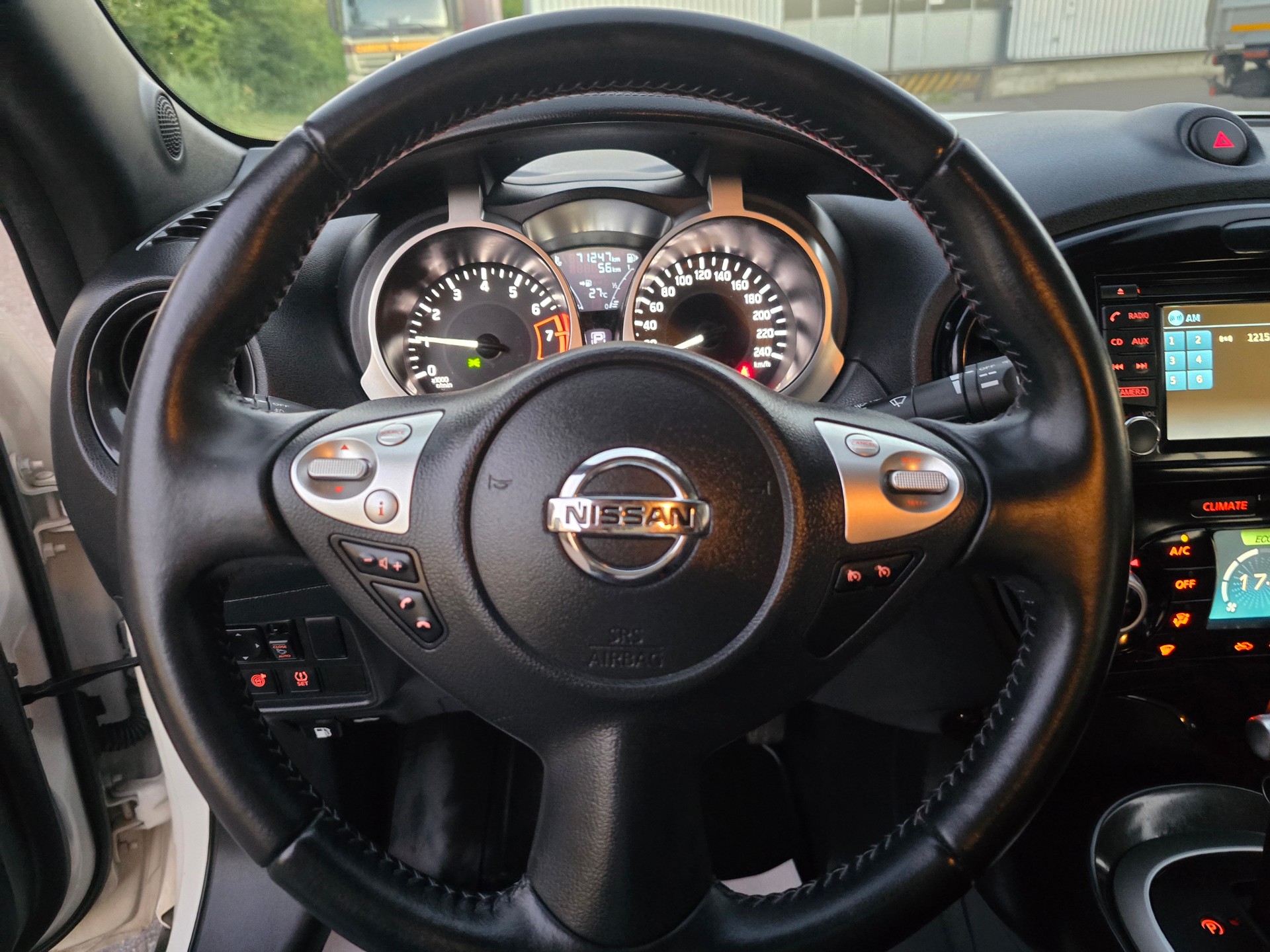 NISSAN Juke 1.6 N-Connecta Xtronic M-CVT-image-14