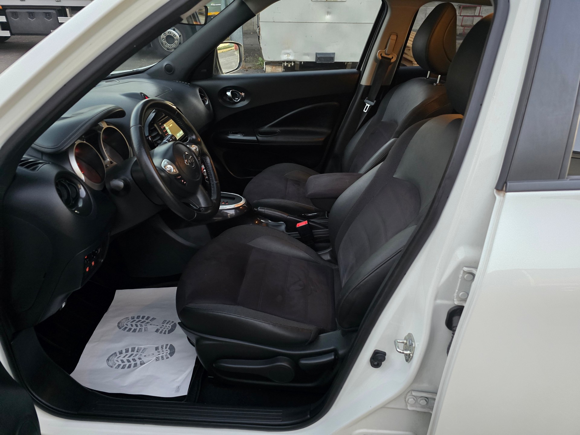NISSAN Juke 1.6 N-Connecta Xtronic M-CVT-image-8