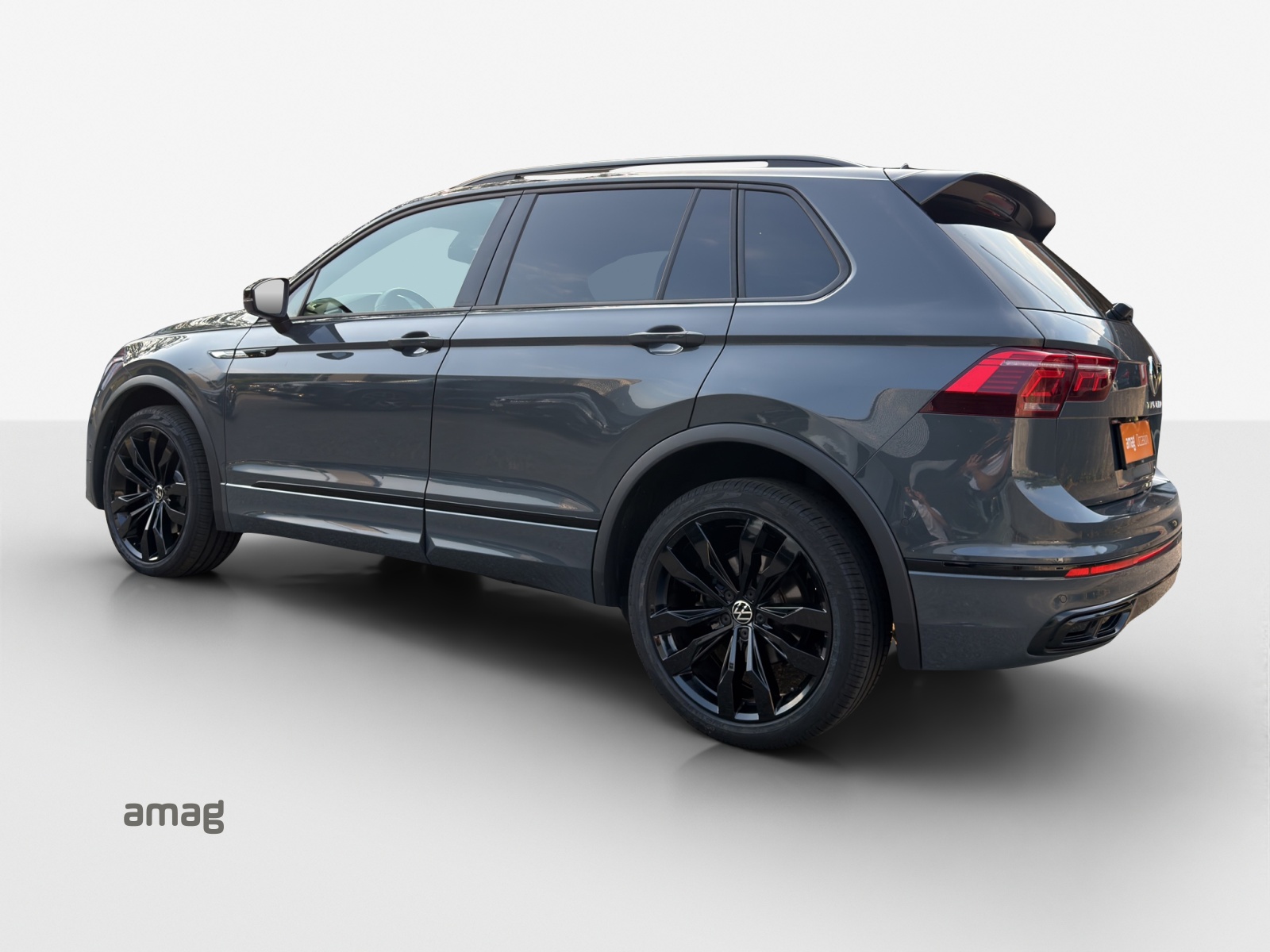 VW Tiguan 2.0TSI R-Line 4Motion DSG-showroom-element-2