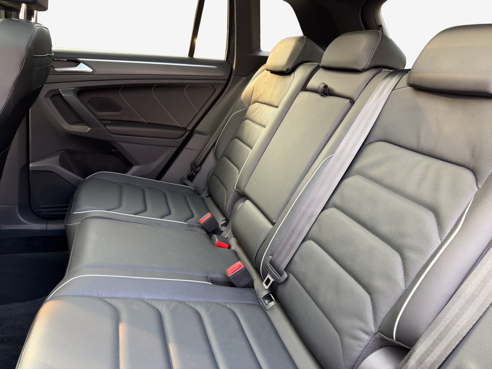 VW Tiguan 2.0TSI R-Line 4Motion DSG-image-11