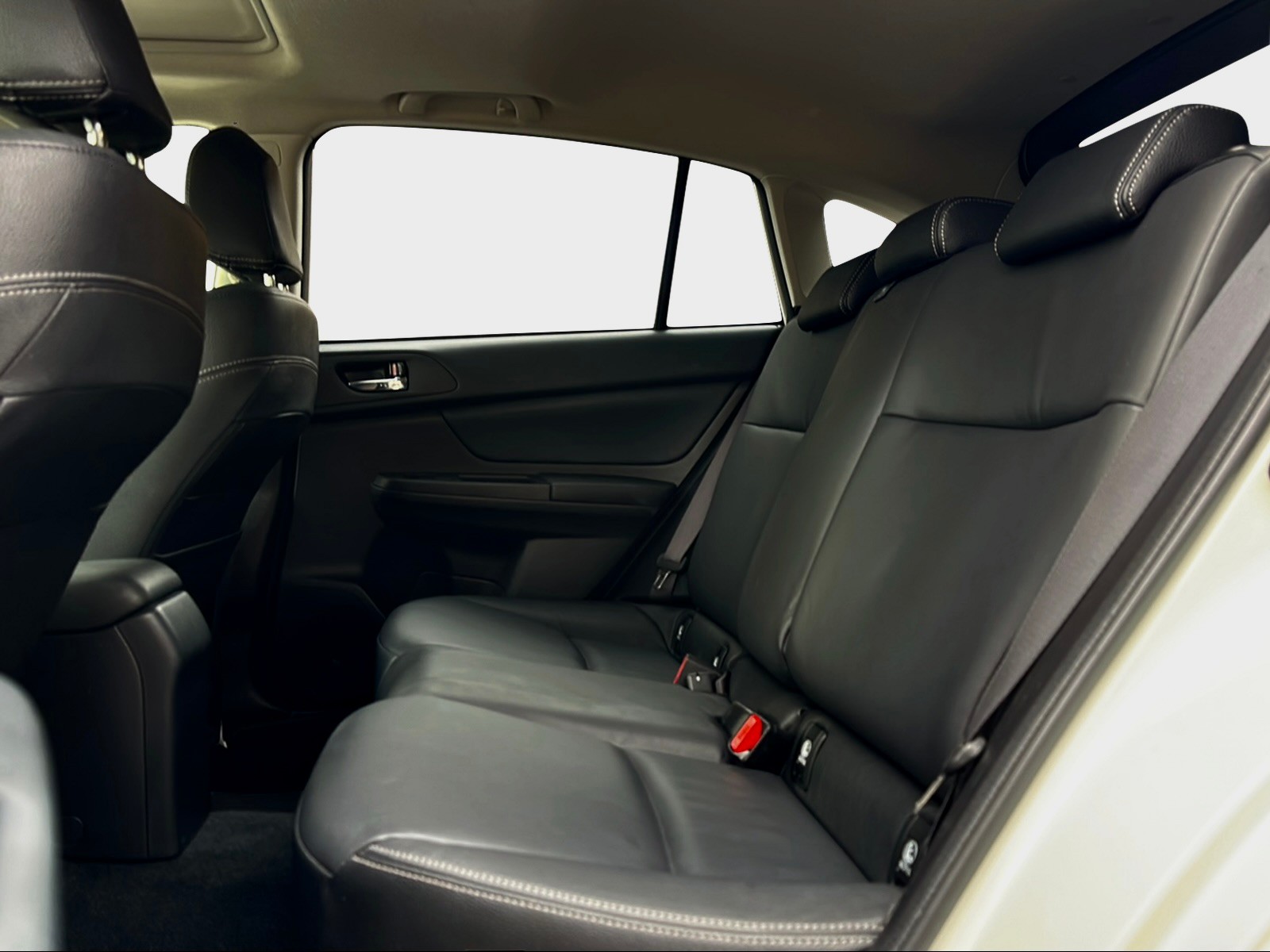 SUBARU XV 2.0 Swiss Two AWD CVT-image-10
