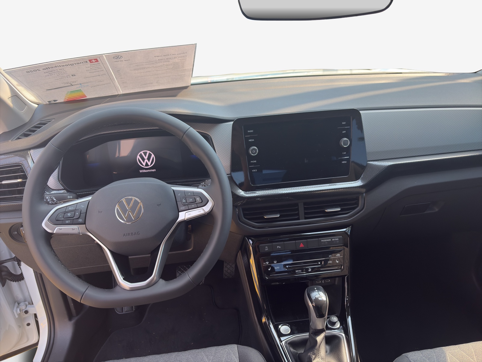 VW NEW T-Cross-image-9