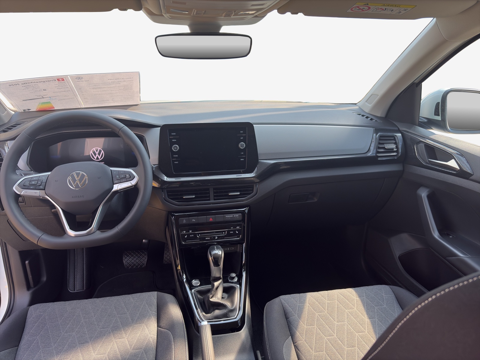 VW NEW T-Cross-image-8