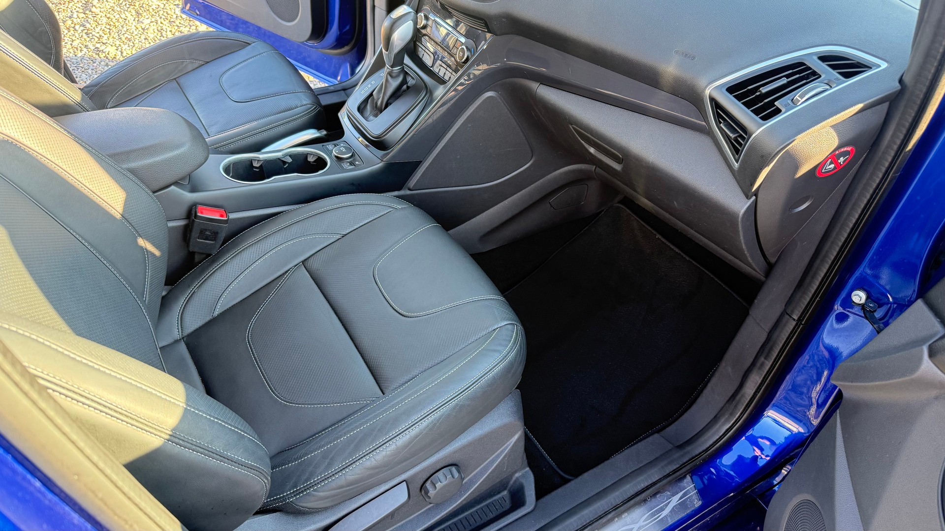 FORD Kuga 2.0 TDCi Titanium S 4WD PowerShift-image-9