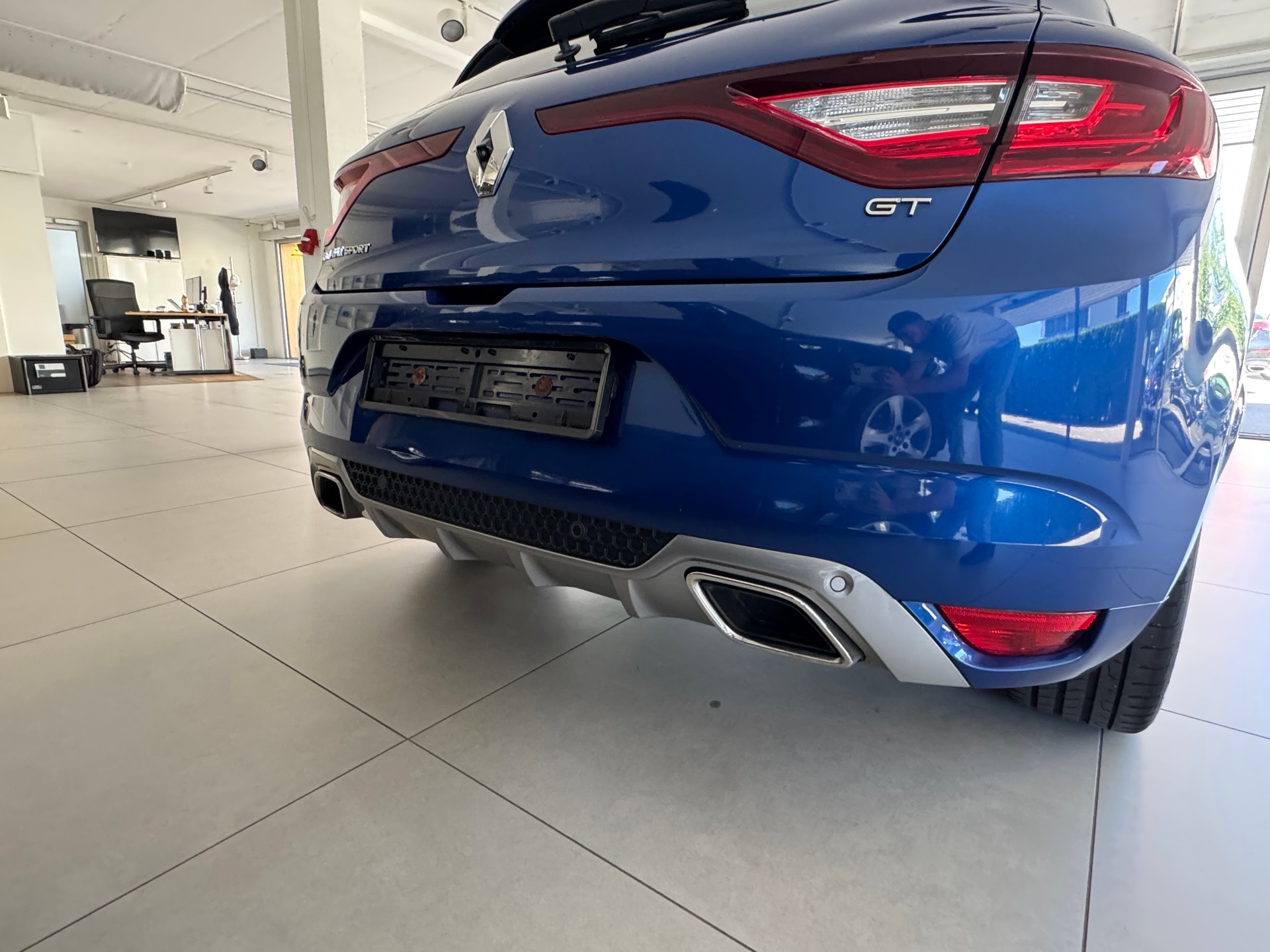 RENAULT Mégane 1.6 16V Turbo GT EDC-image-11