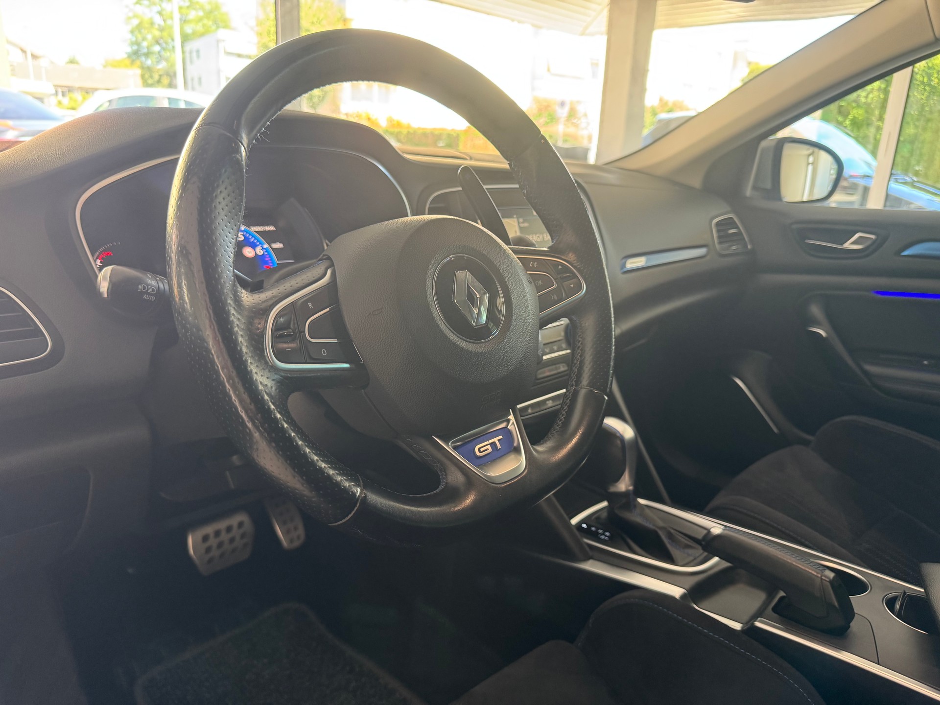 RENAULT Mégane 1.6 16V Turbo GT EDC-image-21