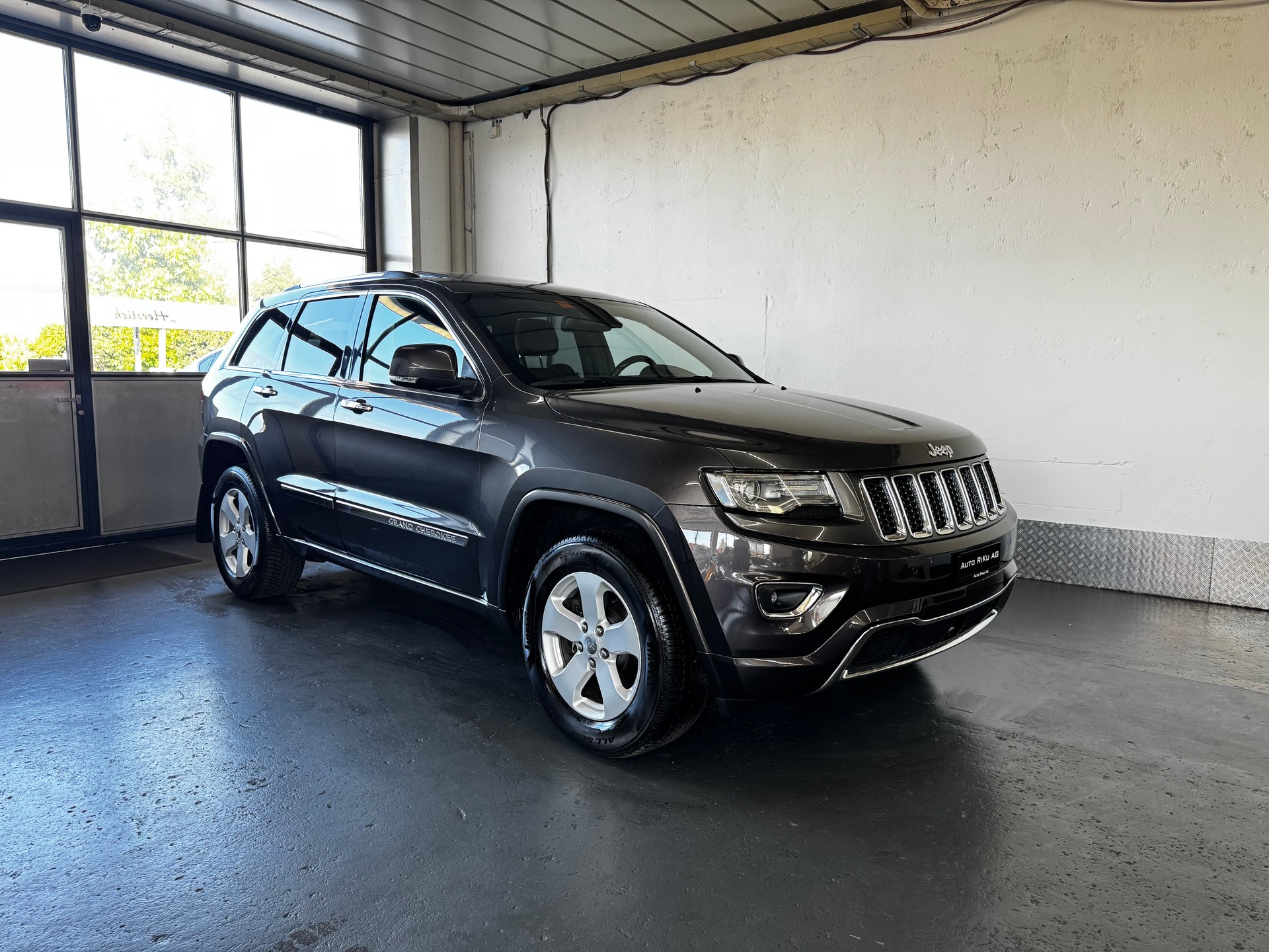 JEEP Grand Cherokee 3.0 CRD Overland Automatic-image-1