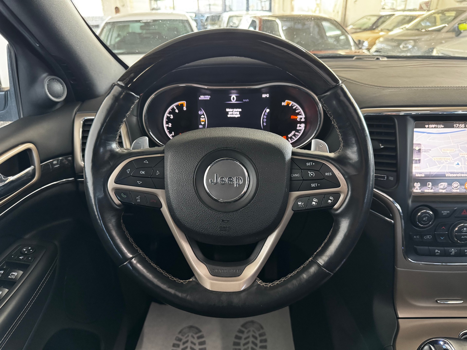 JEEP Grand Cherokee 3.0 CRD Overland Automatic-image-17