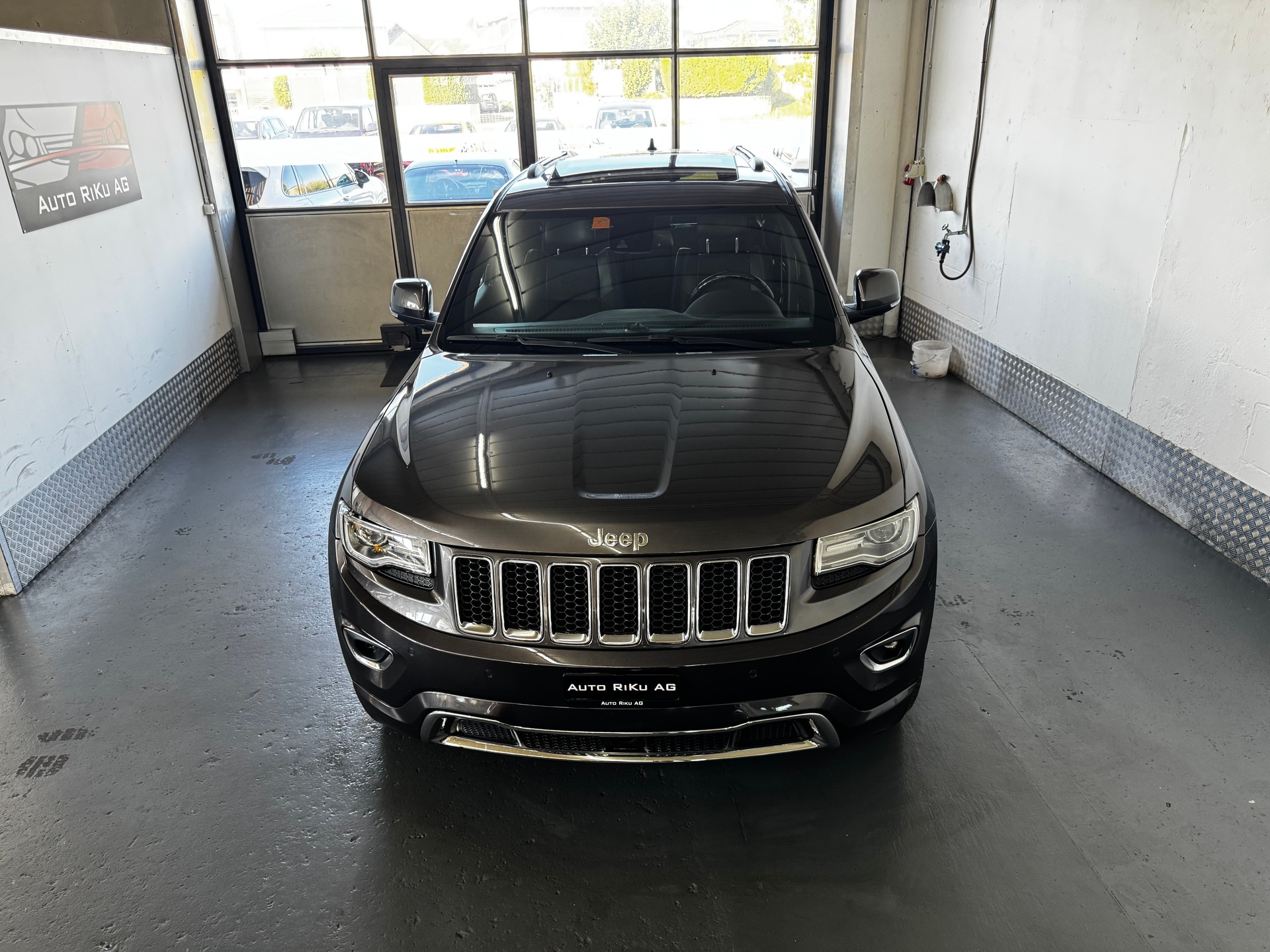 JEEP Grand Cherokee 3.0 CRD Overland Automatic-image-2