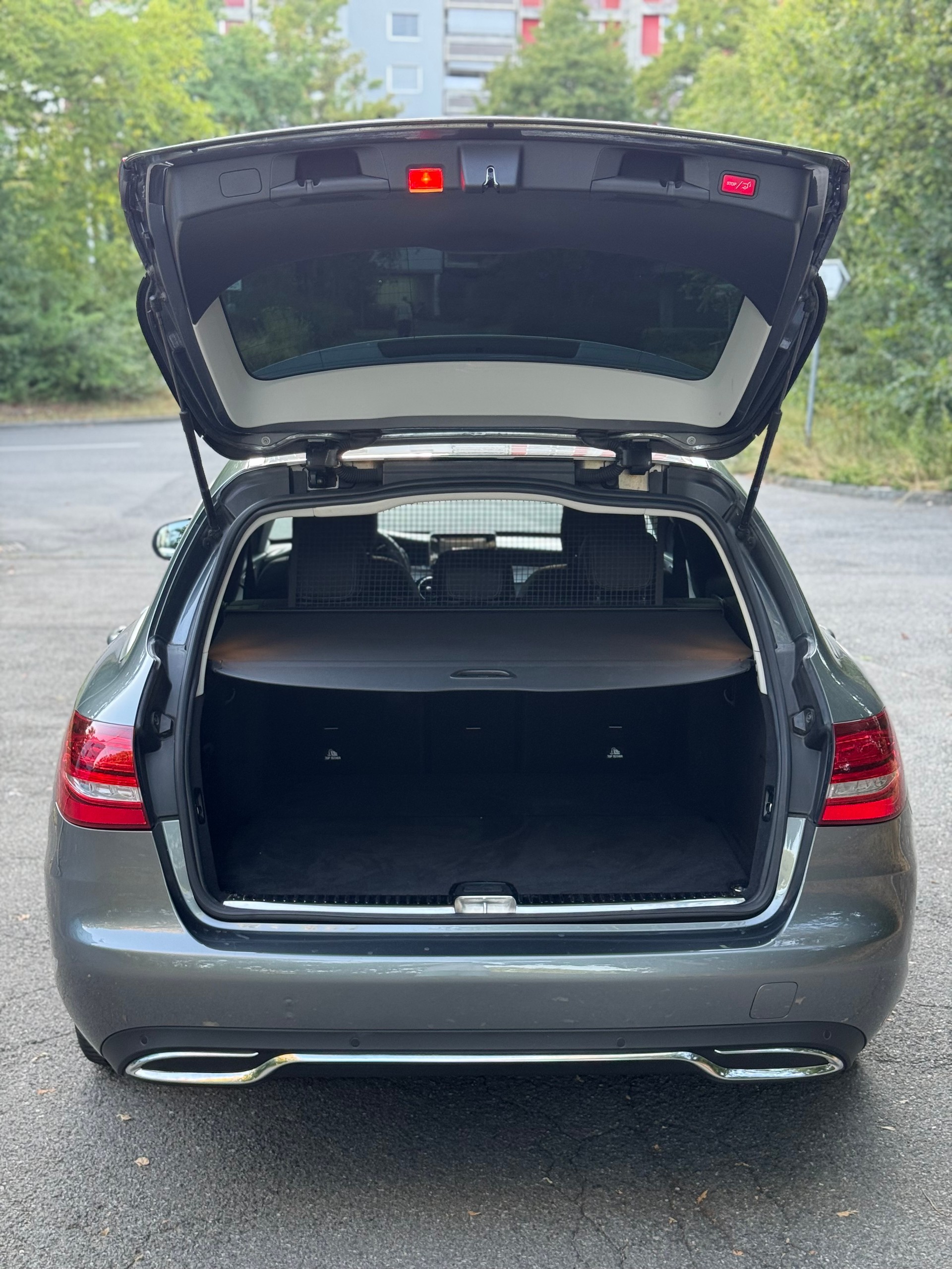 MERCEDES-BENZ C 250 d Swiss Star Exclusive 4Matic 9G-Tronic-image-5