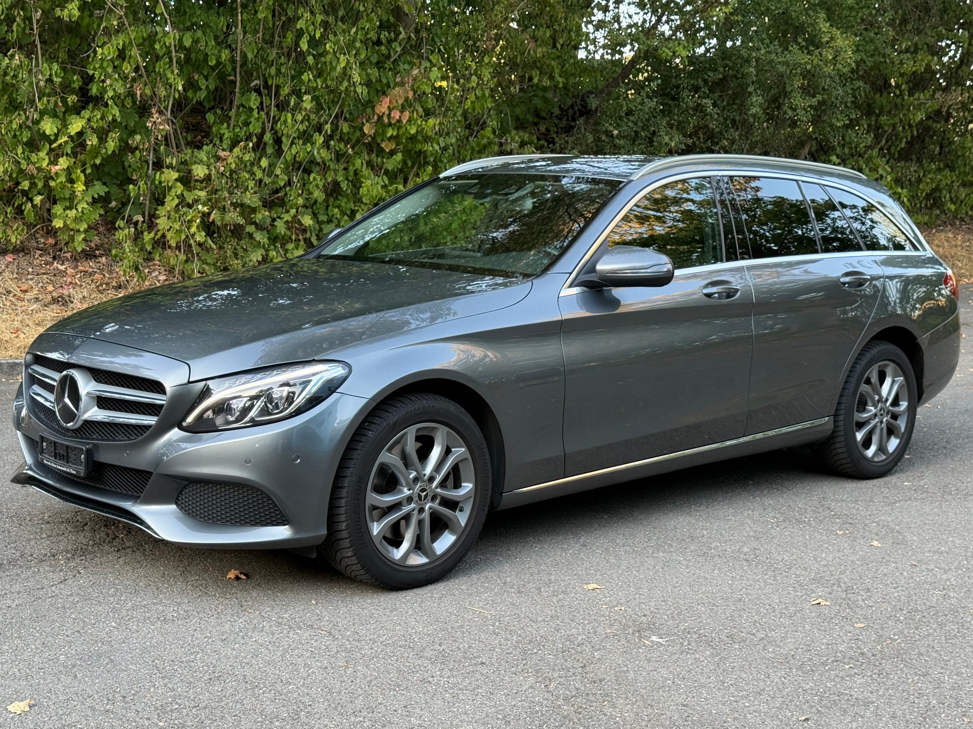 MERCEDES-BENZ C 250 d Swiss Star Exclusive 4Matic 9G-Tronic-image-2