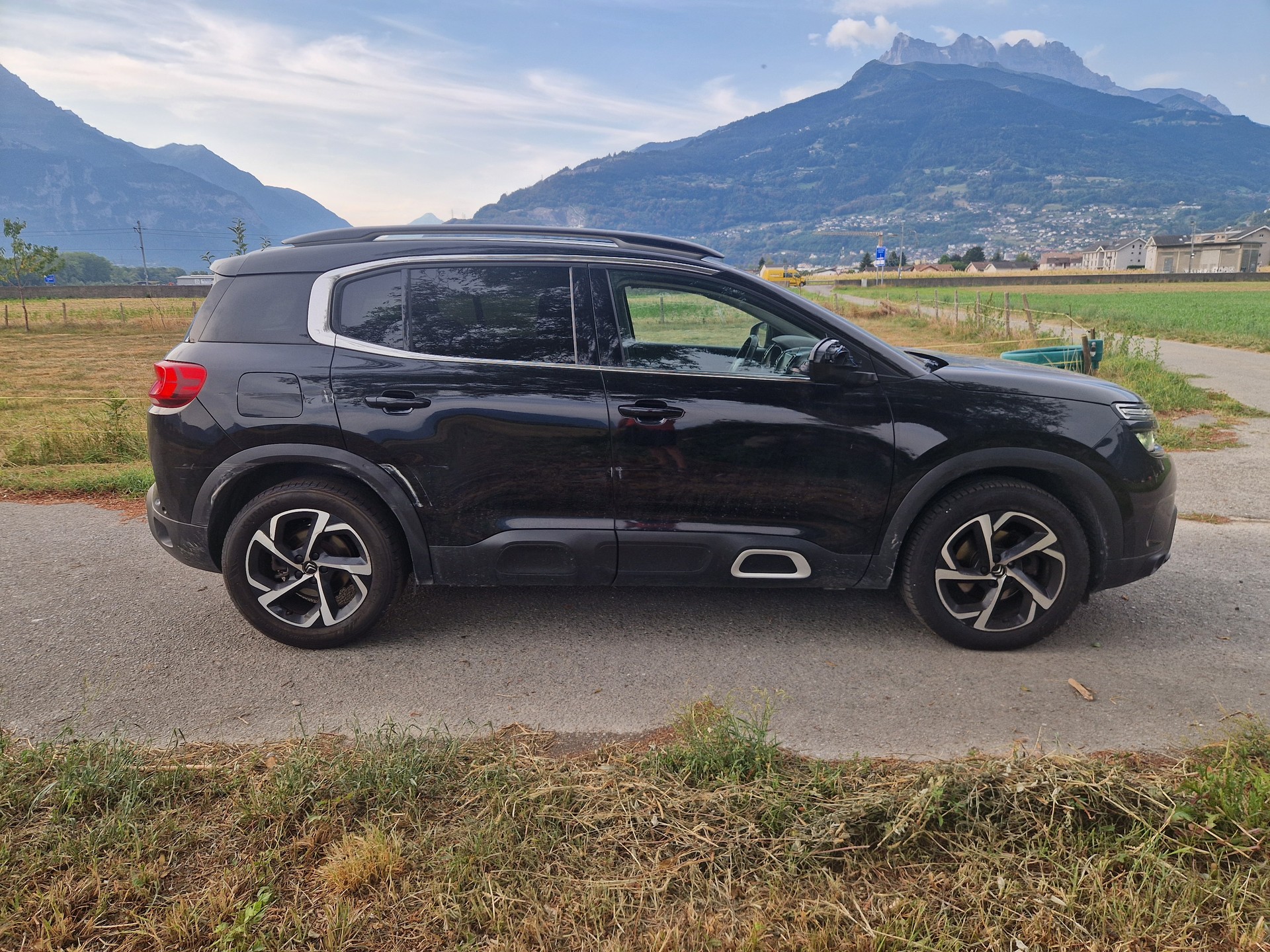 CITROEN C5 Aircross 1.6i PureTech Shine EAT8-image-3