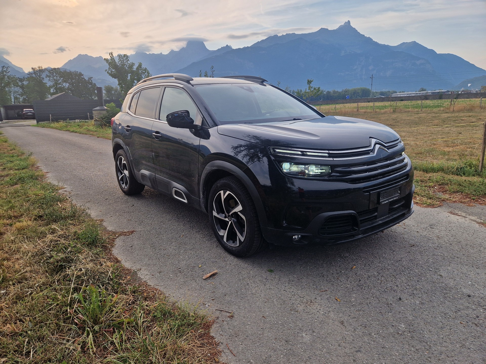 CITROEN C5 Aircross 1.6i PureTech Shine EAT8-image-1