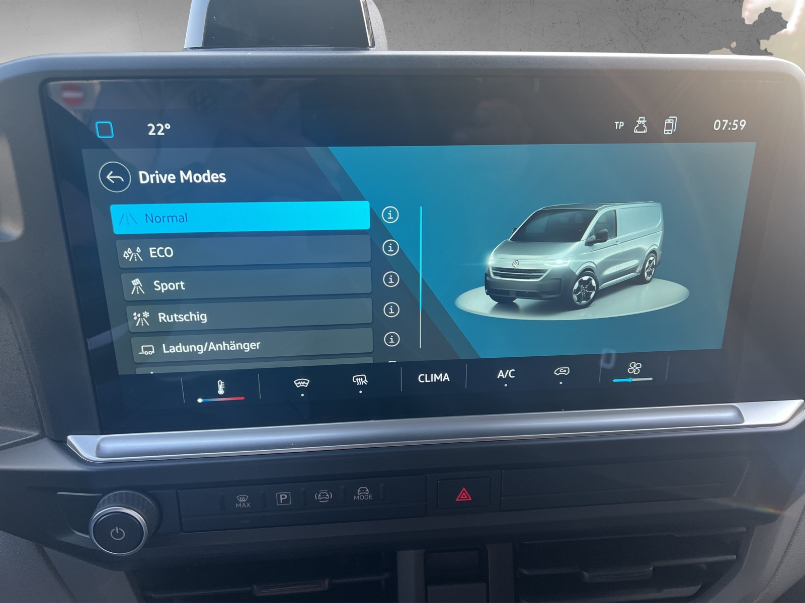 VW Transporter 2.0 TDI Automat 4Motion-image-13