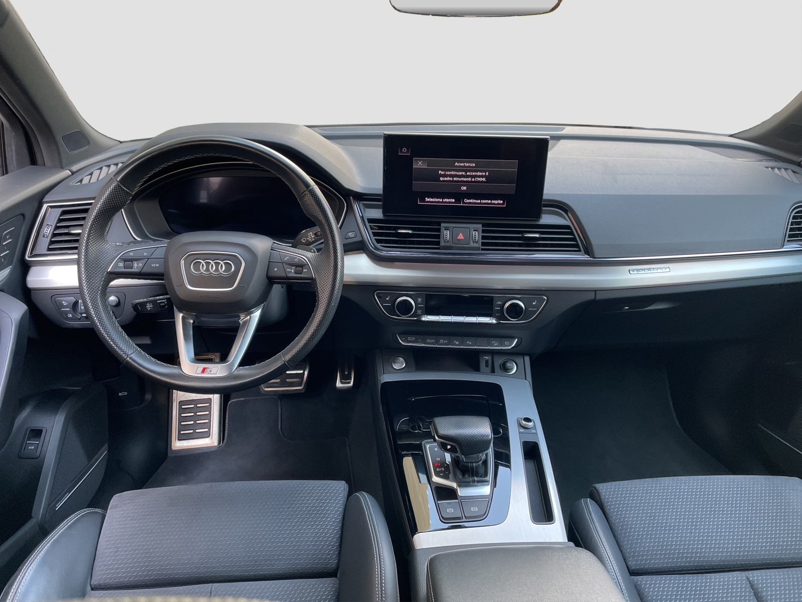 AUDI Q5 Sportback 40 TDI Blackedition quattro S-tronic-image-8