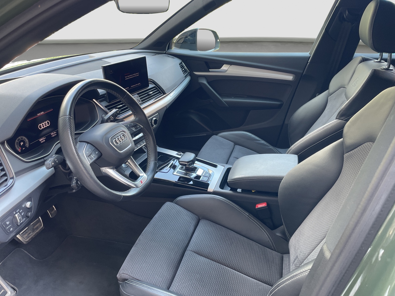 AUDI Q5 Sportback 40 TDI Blackedition quattro S-tronic-image-7