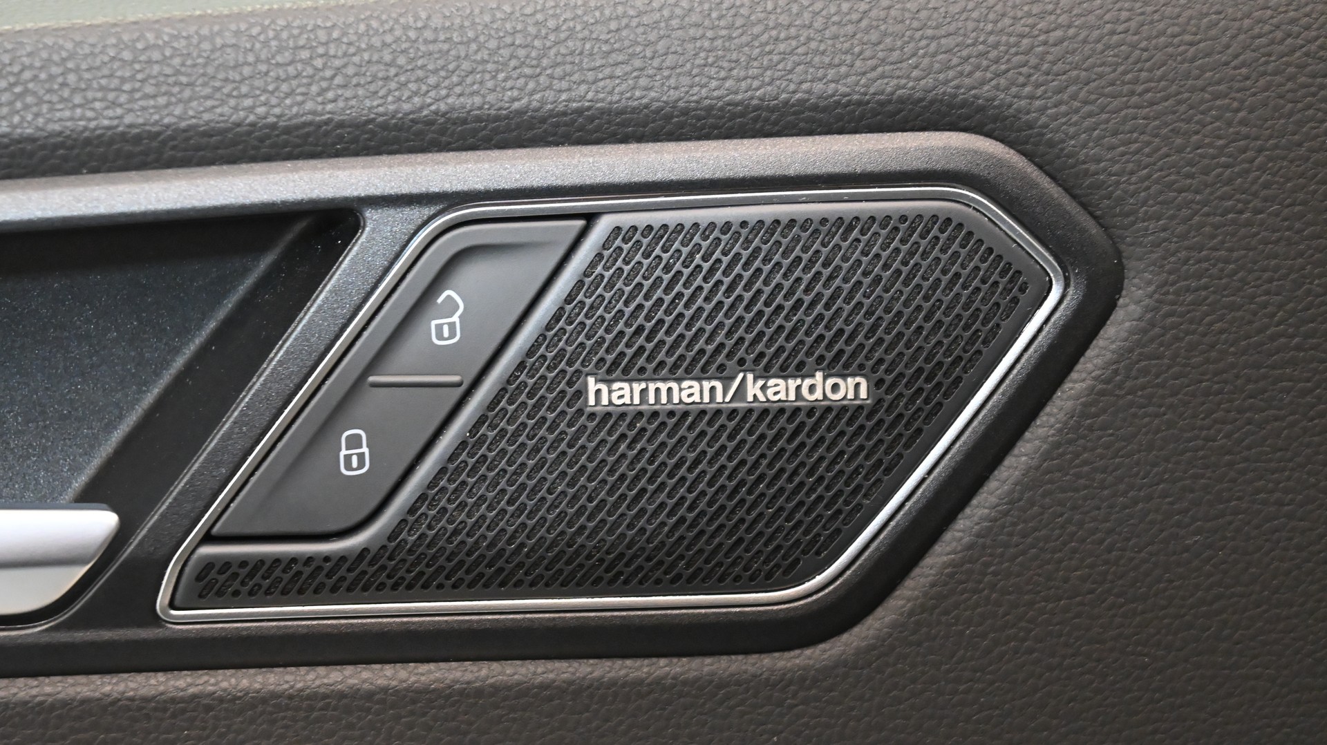 VW Tiguan 2.0TSI Elegance 4Motion DSG-image-9