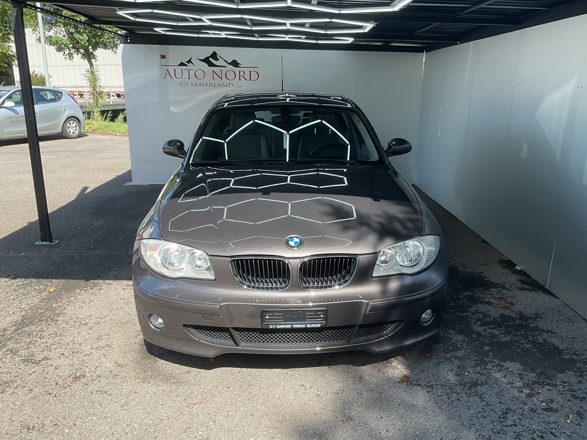 BMW 118d-image-1