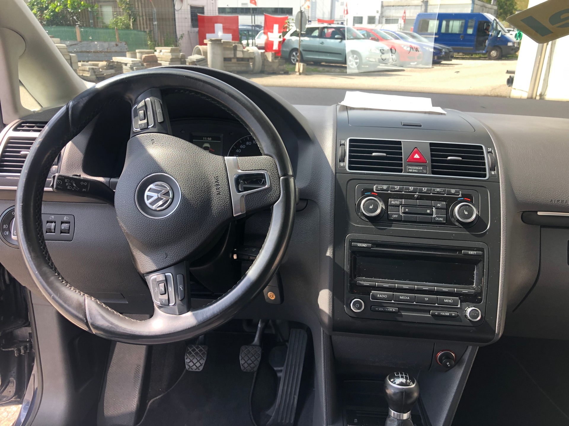 VW Touran 2.0 TDI BlueMotion Technology Highline-image-13