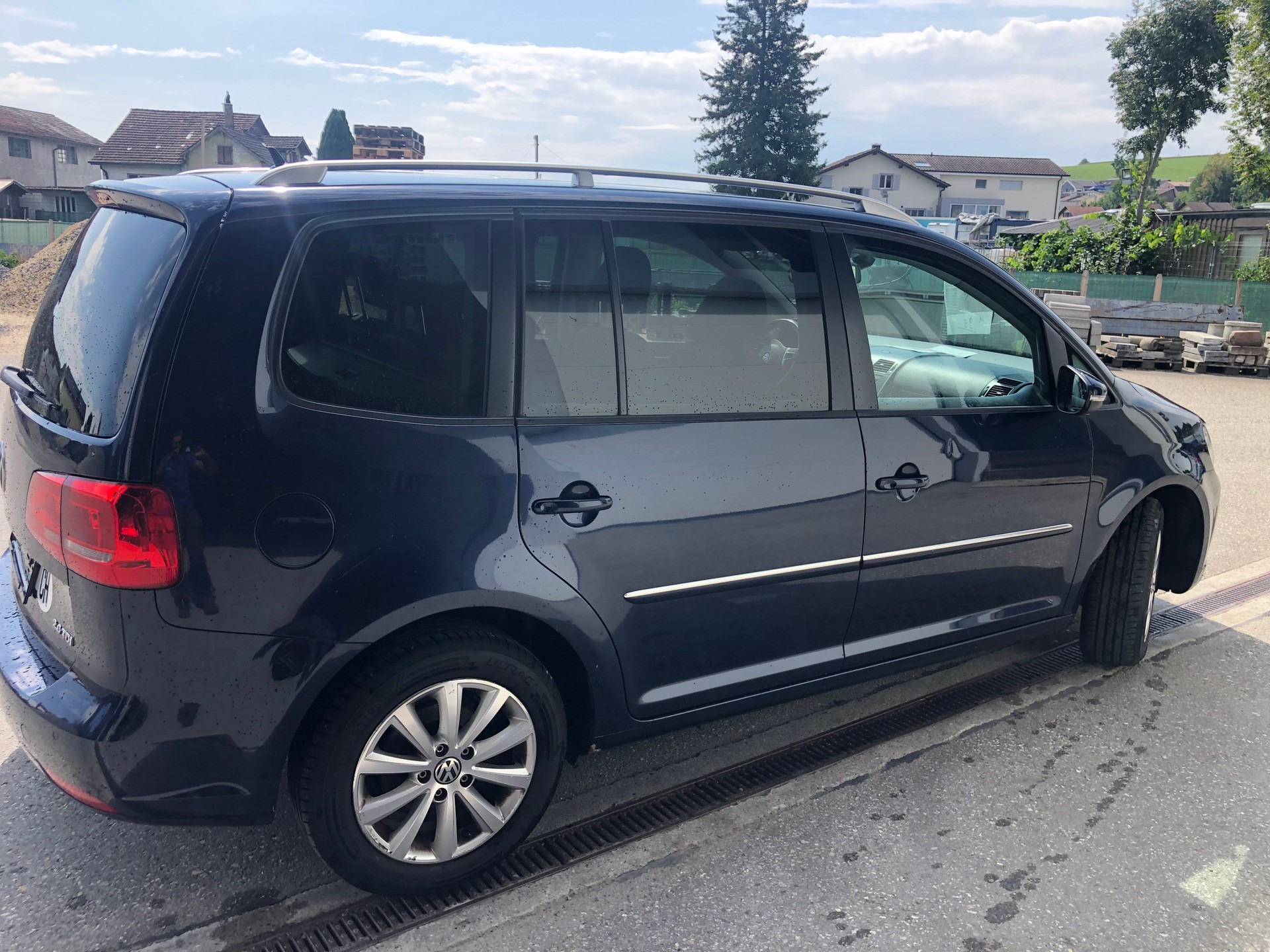 VW Touran 2.0 TDI BlueMotion Technology Highline-image-3