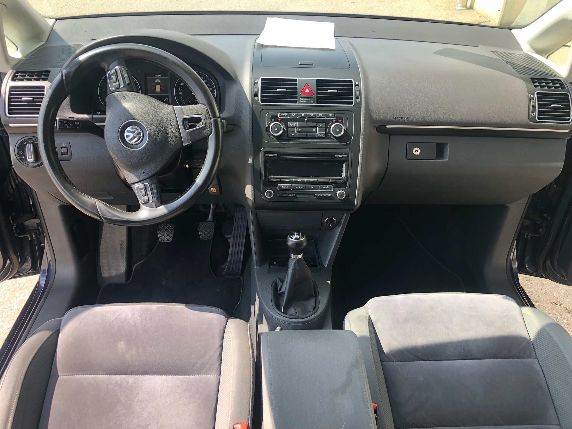 VW Touran 2.0 TDI BlueMotion Technology Highline-image-12