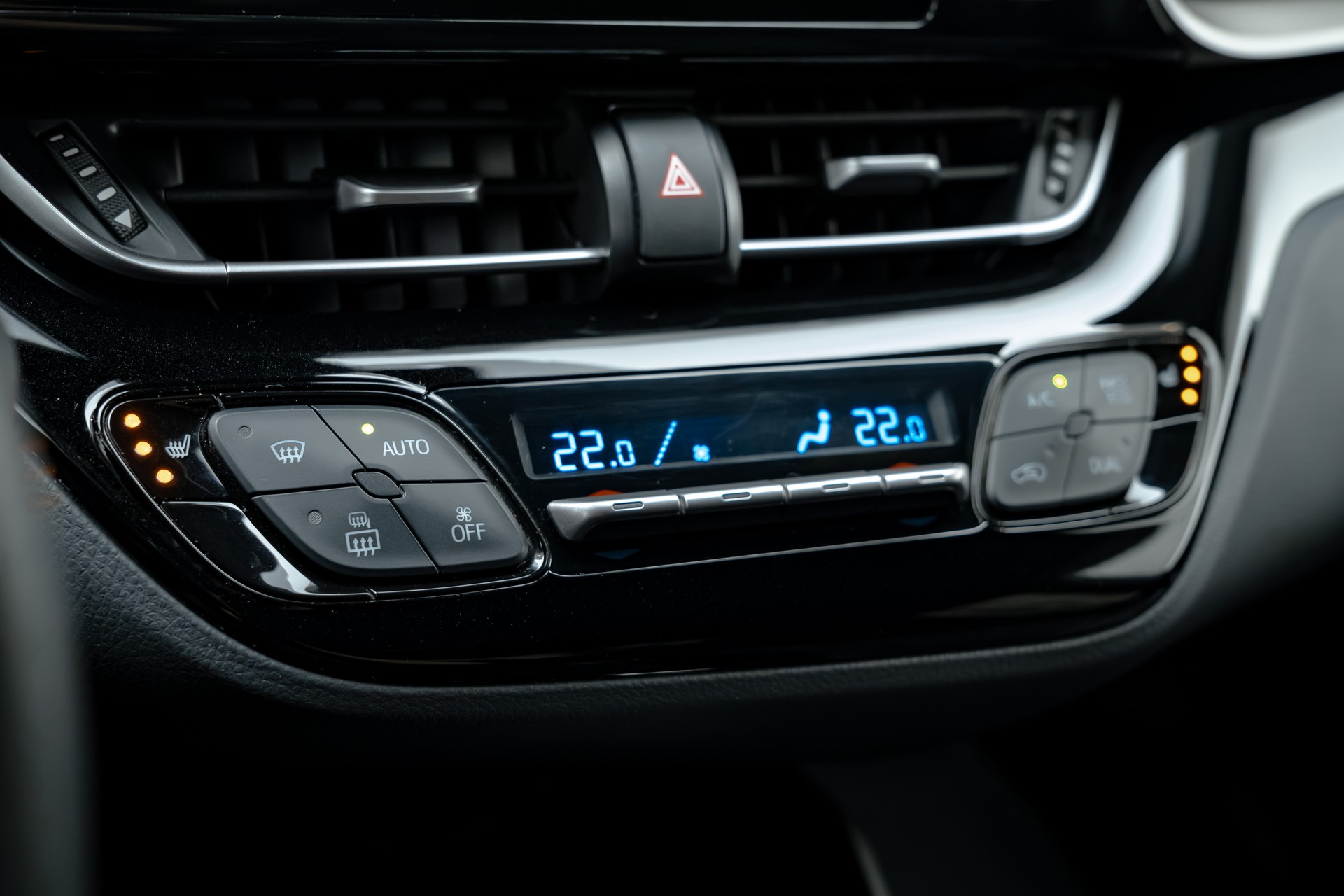 TOYOTA C-HR 1.8 HSD Style CVT-image-10