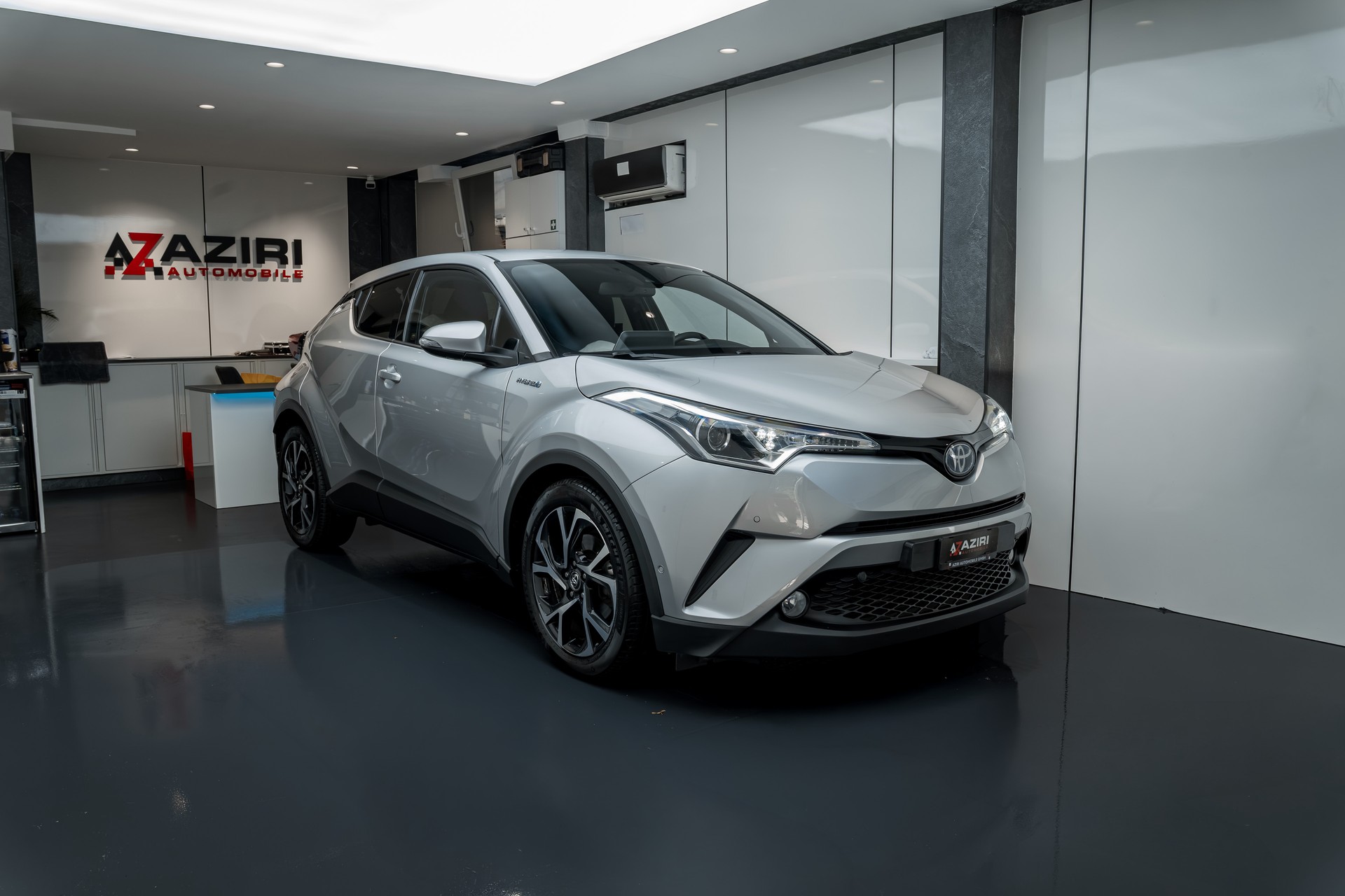 TOYOTA C-HR 1.8 HSD Style CVT-image-2